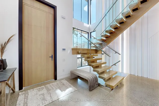 124 Wood Lane, Richmond Hill 3