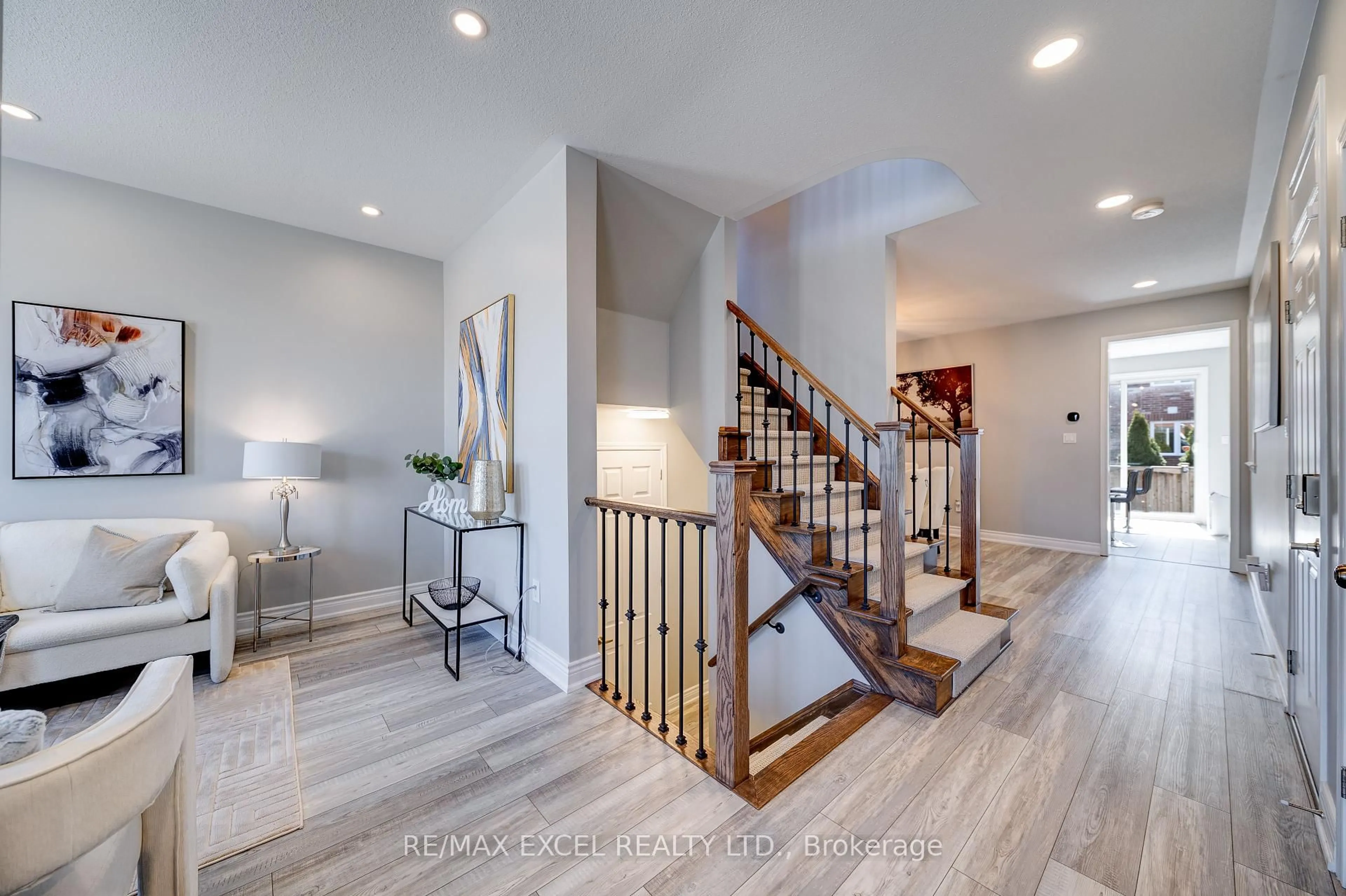 Indoor entryway for 99 James Parrott Ave, Markham Ontario L6E 2B3