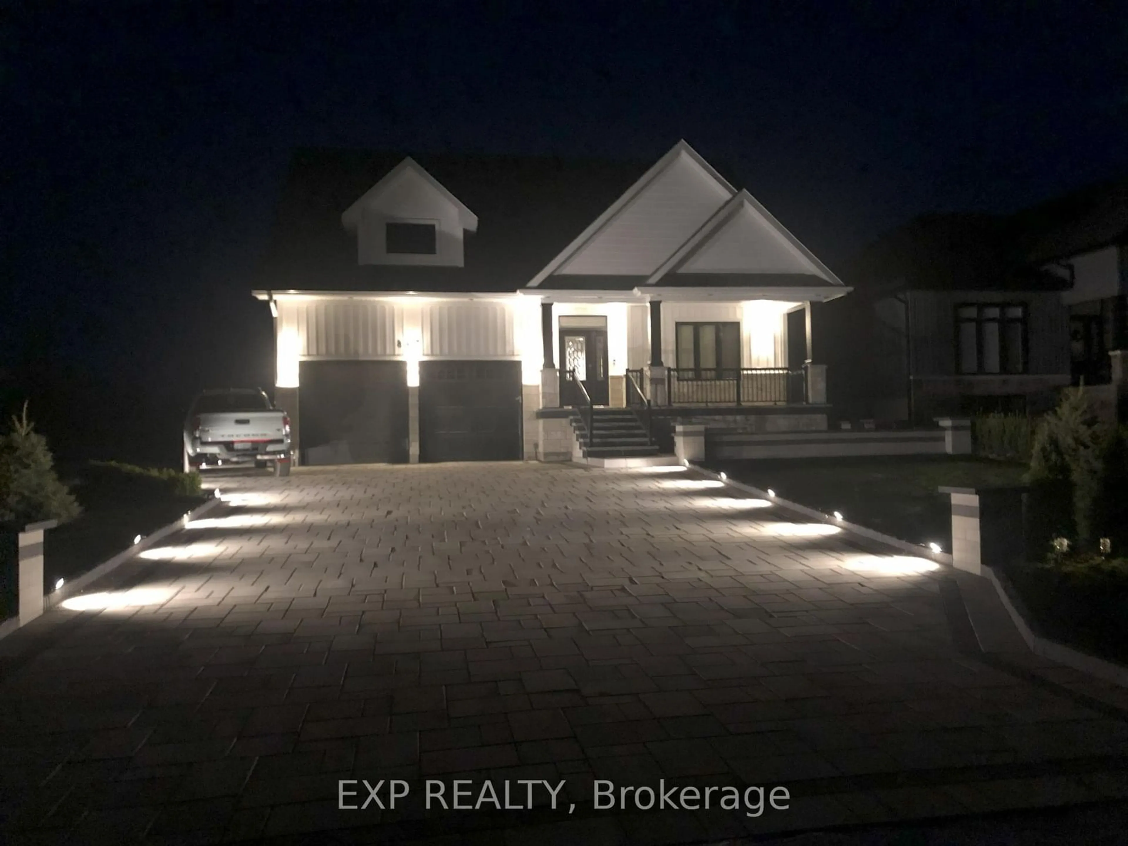 A pic from outside/outdoor area/front of a property/back of a property/a pic from drone, street for 847 Trivetts Rd, Georgina Ontario L4P 3E9