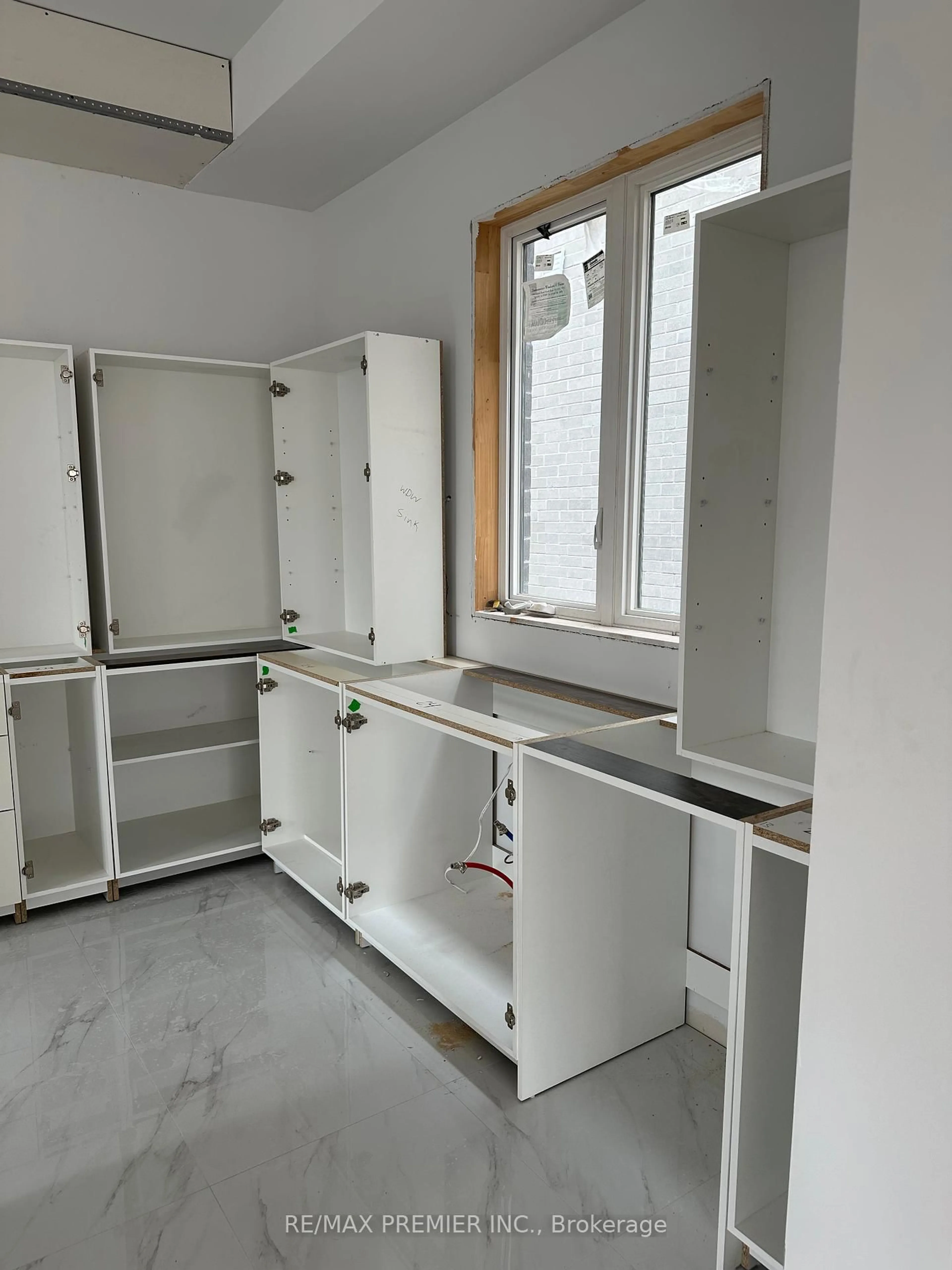 Standard kitchen, unknown for 24 Rainbow Dr, Vaughan Ontario L4L 2K2