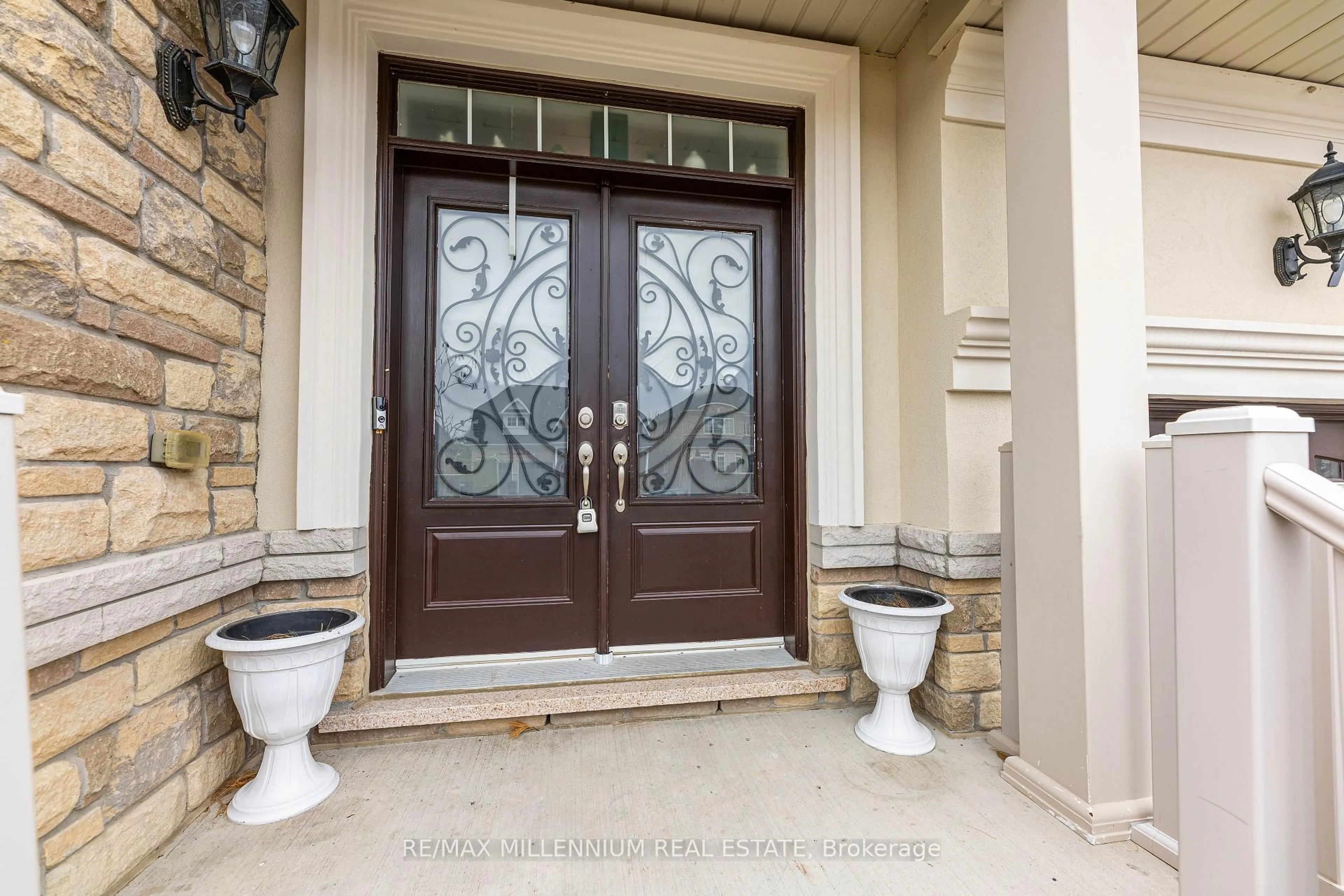 Indoor entryway for 75 Copeland Cres, Innisfil Ontario L0L 1L0