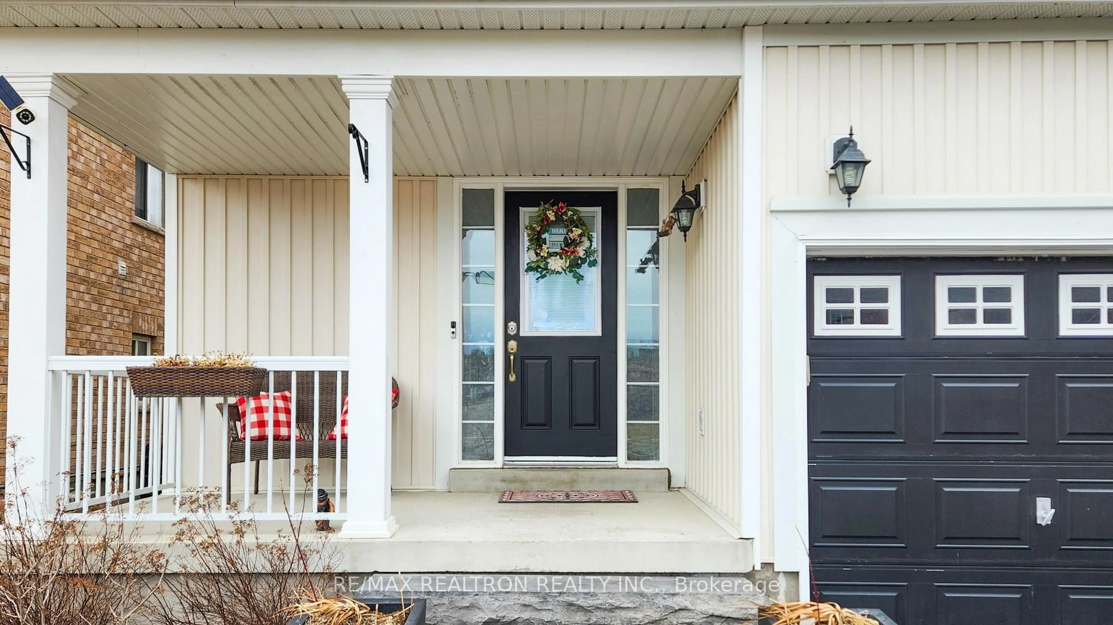 Indoor entryway for 136 Donald Stewart Cres, East Gwillimbury Ontario L0G 1M0