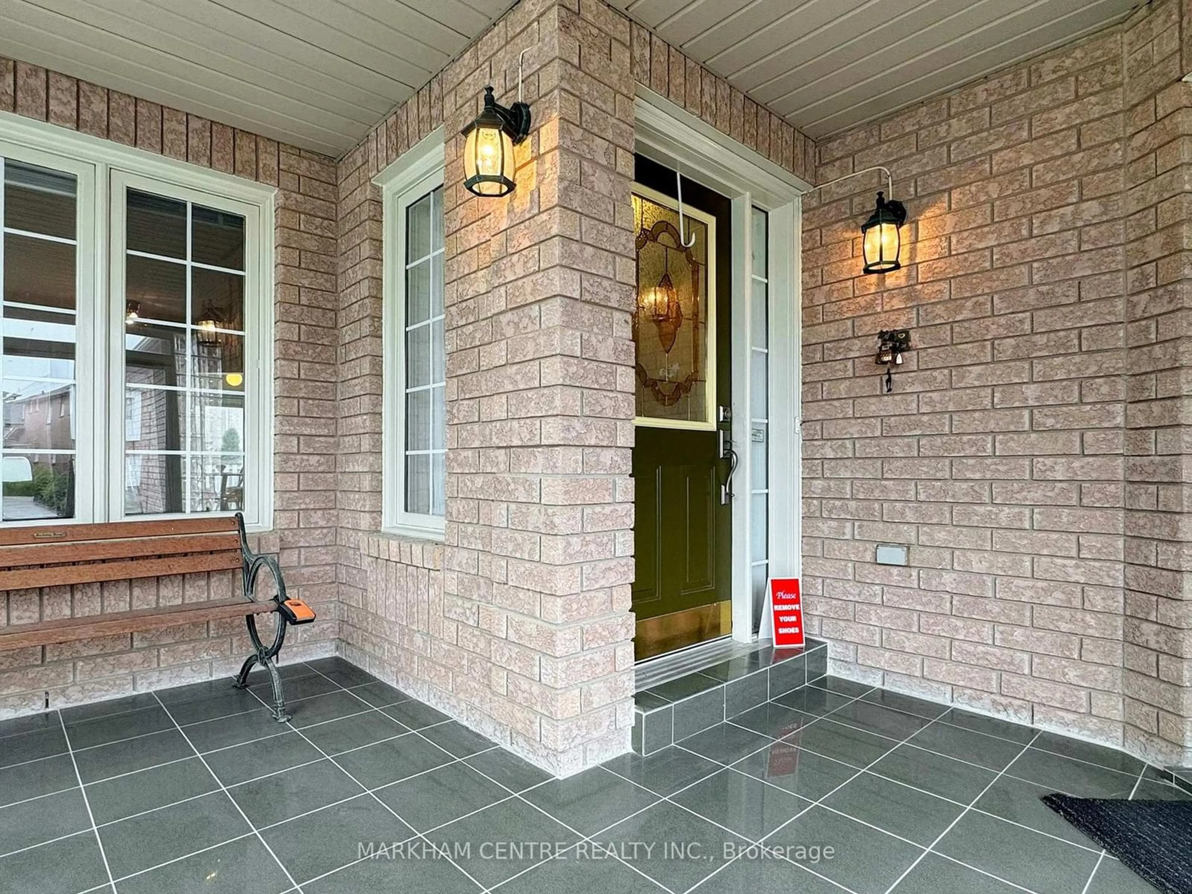 Unknown for 131 Roxbury St, Markham Ontario L3S 3T1