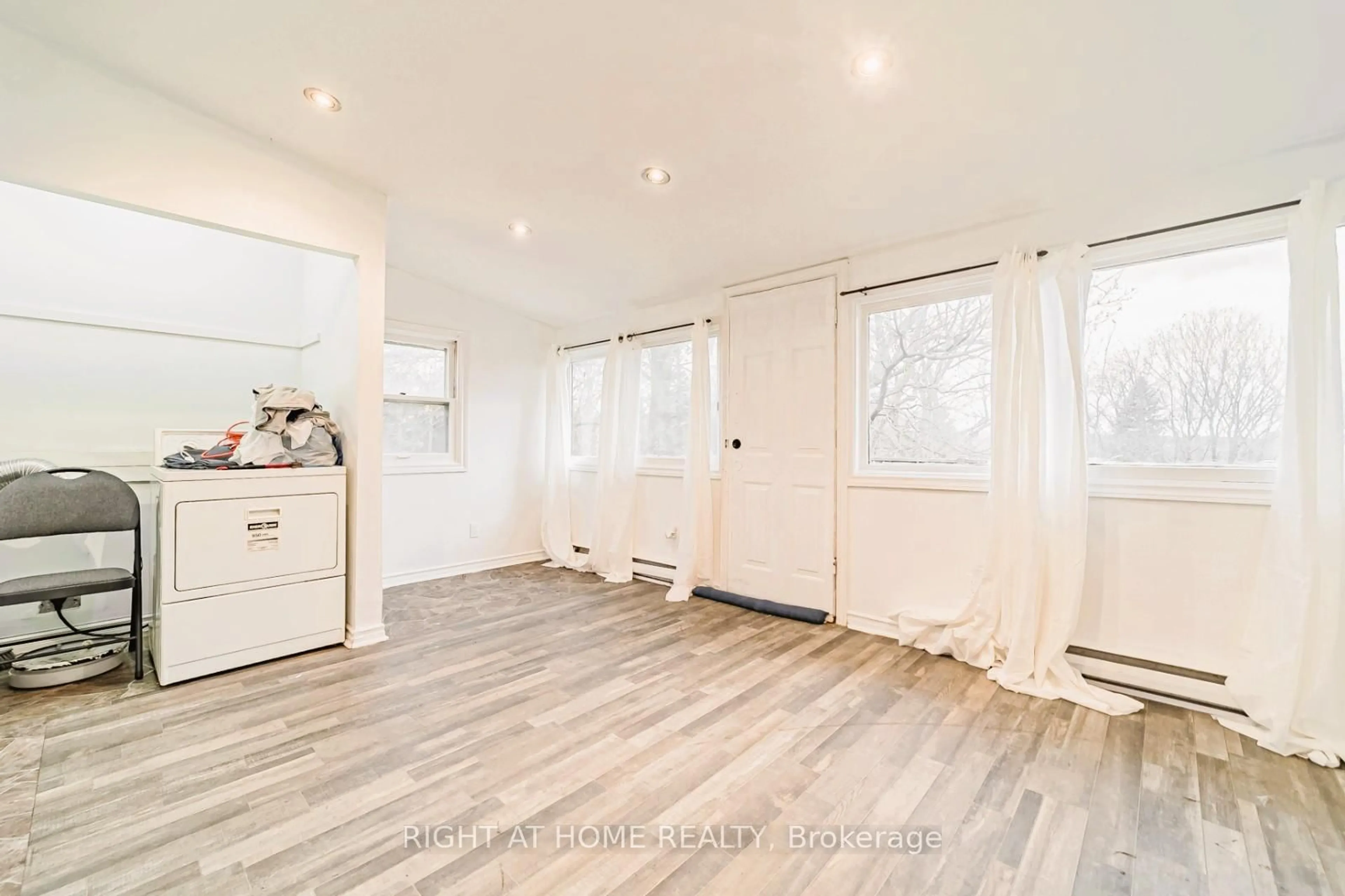 Unknown for 16958 Bayview Ave, Newmarket Ontario L3Y 6M5