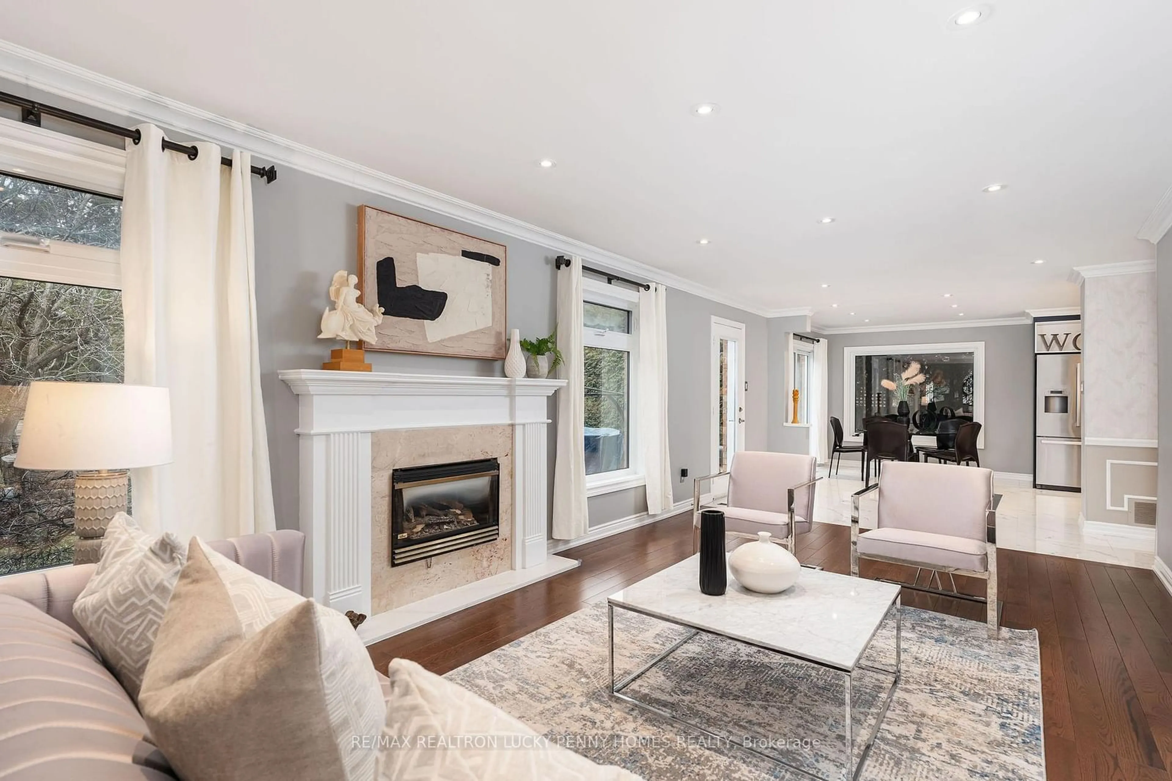 Living room with furniture, unknown for 124 Aitken Circ, Markham Ontario L3R 7L8