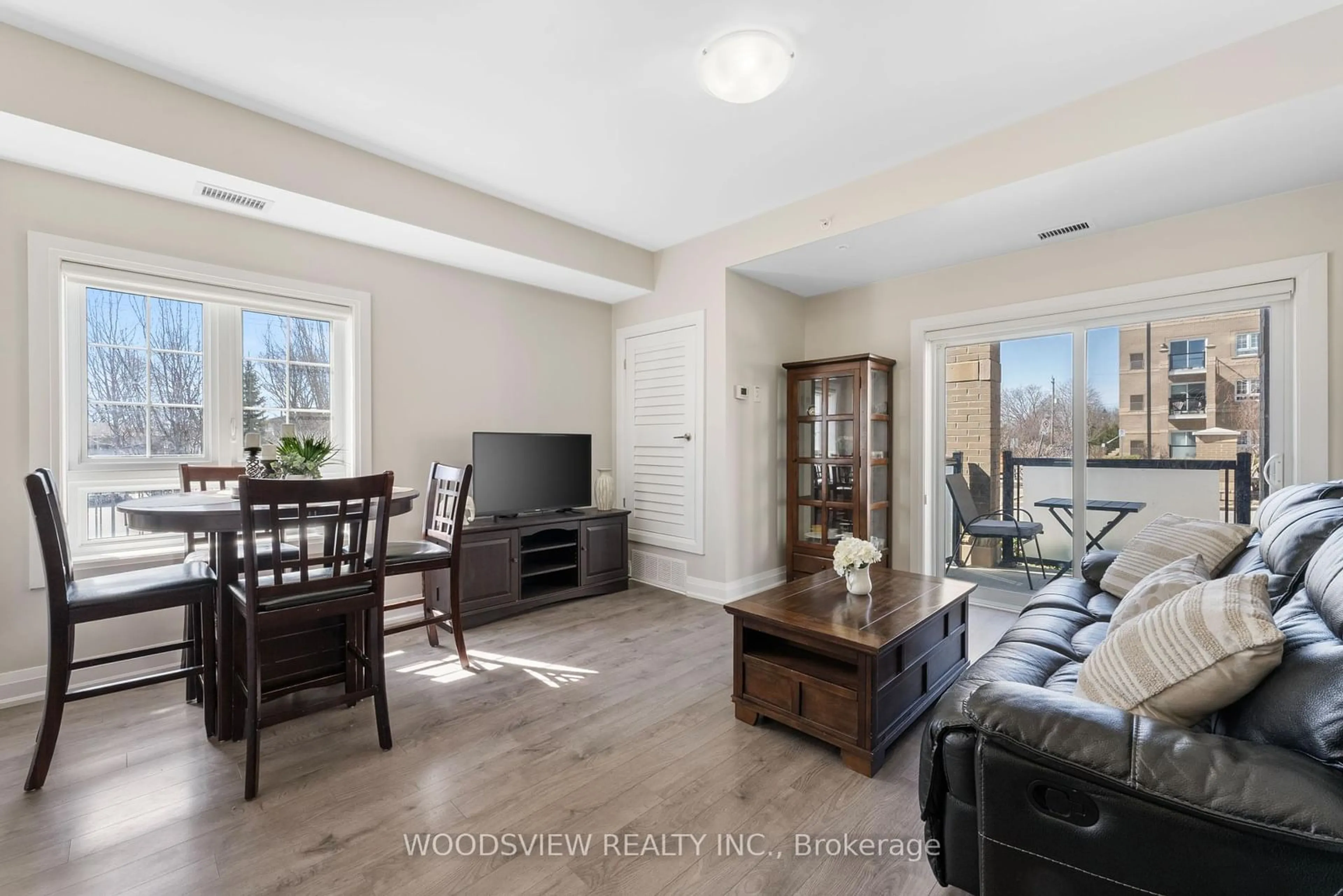 Living room with furniture, unknown for 481 Rupert Ave #109, Whitchurch-Stouffville Ontario L4A 1Y7