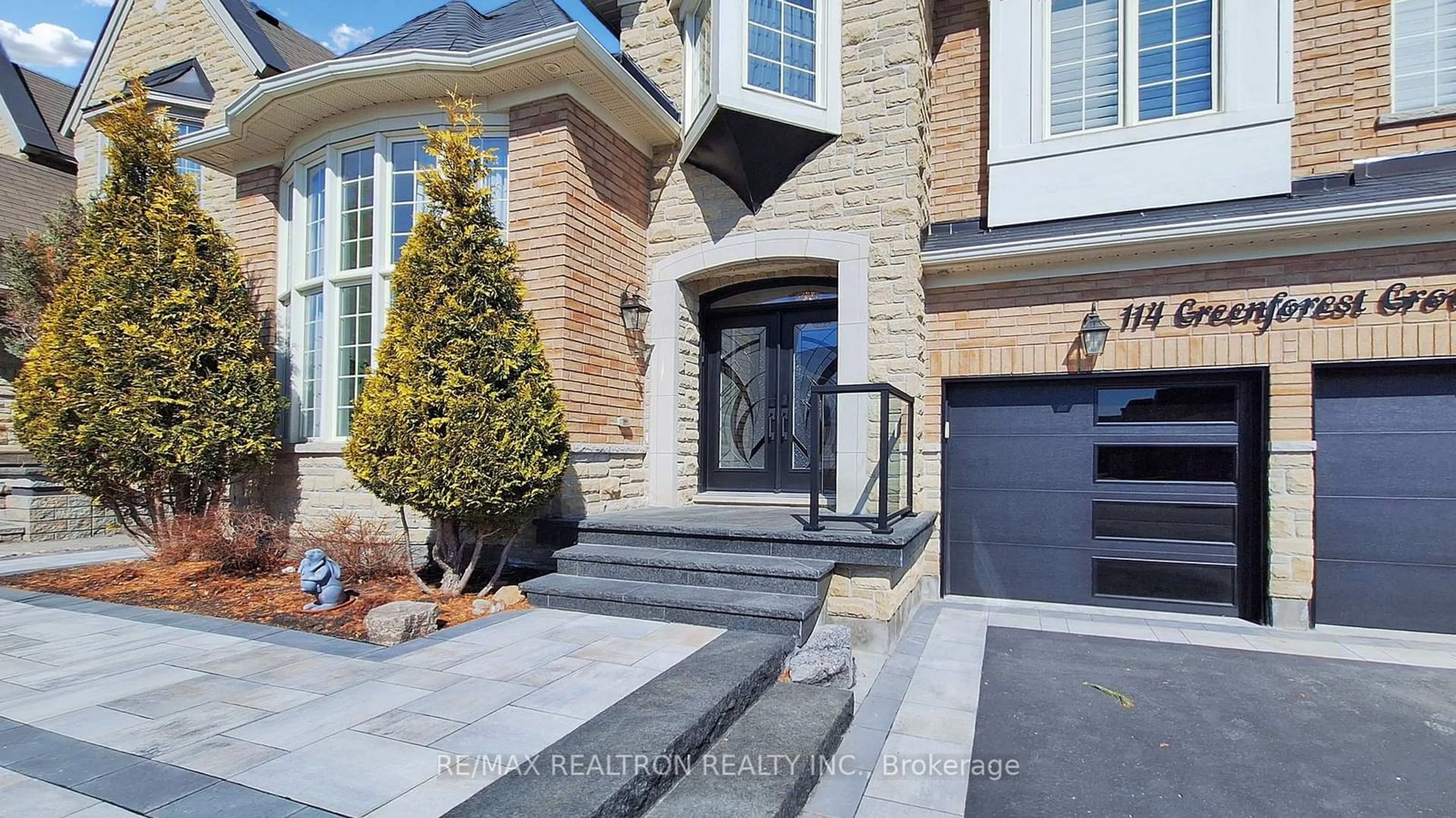 Home with brick exterior material, street for 114 Greenforest Grve, Whitchurch-Stouffville Ontario L4A 1S7