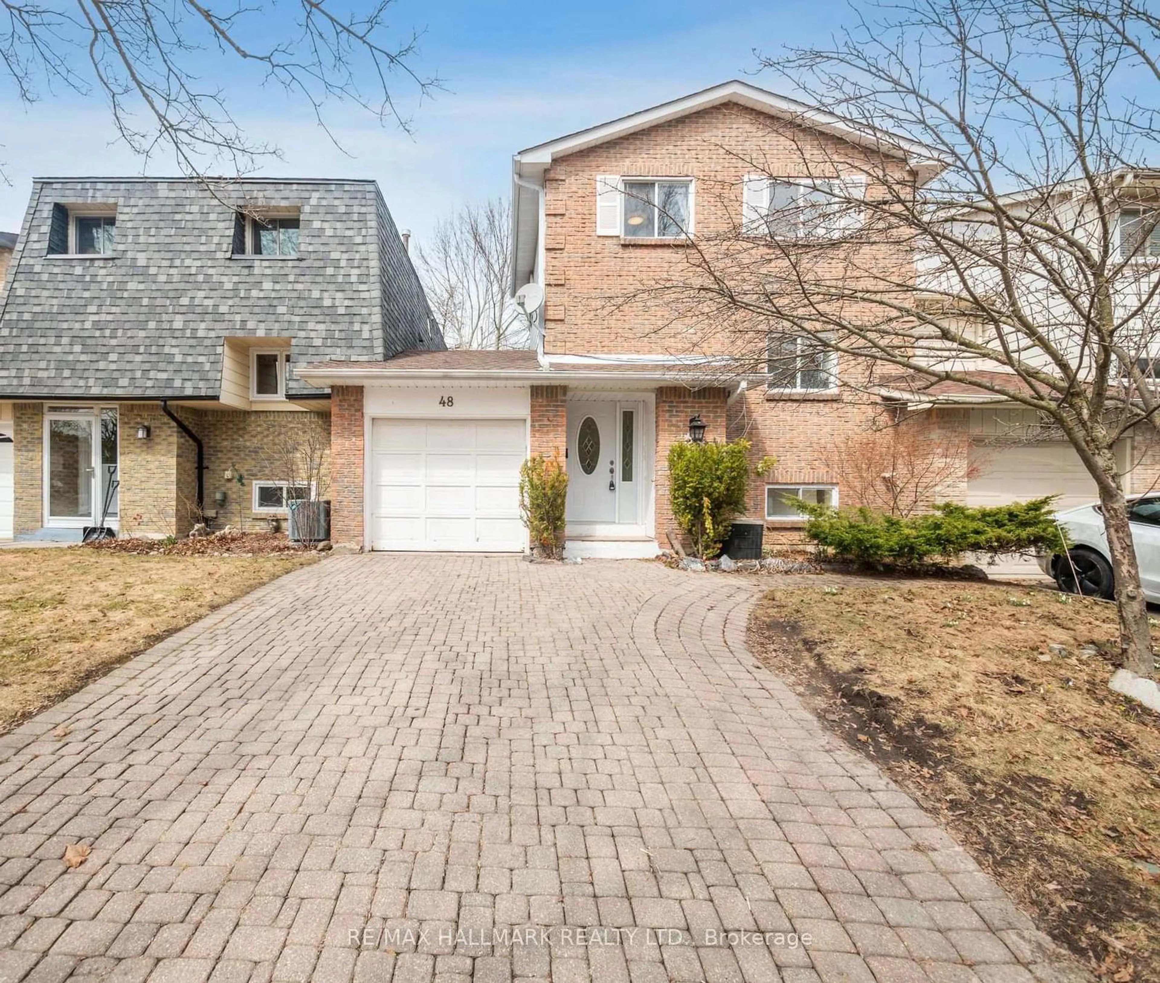 Home with brick exterior material, street for 48 St Andrews Crt, Aurora Ontario L4G 3B1