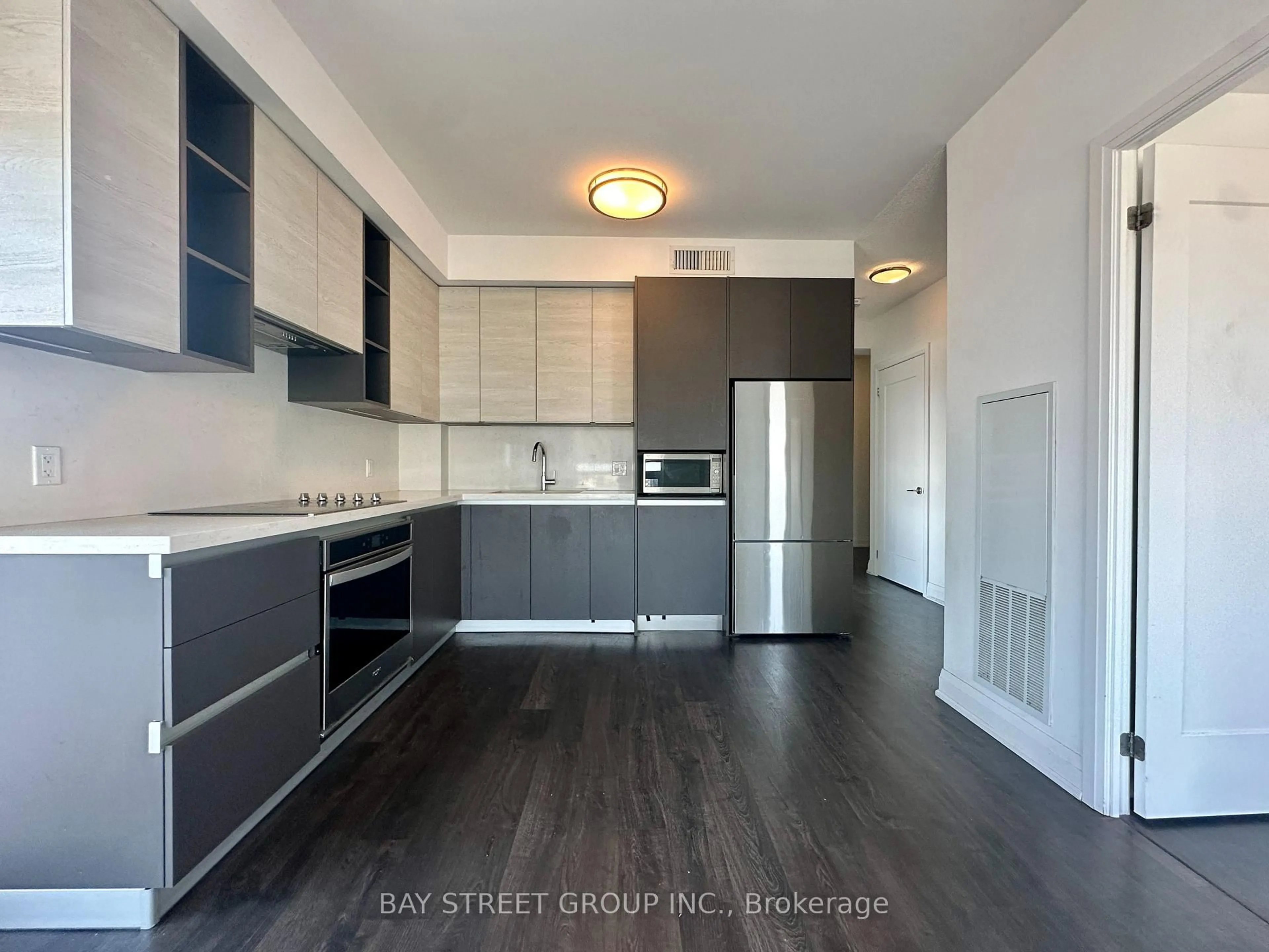 Standard kitchen, unknown for 398 Highway 7 N/A #1606, Richmond Hill Ontario L4B 1A7