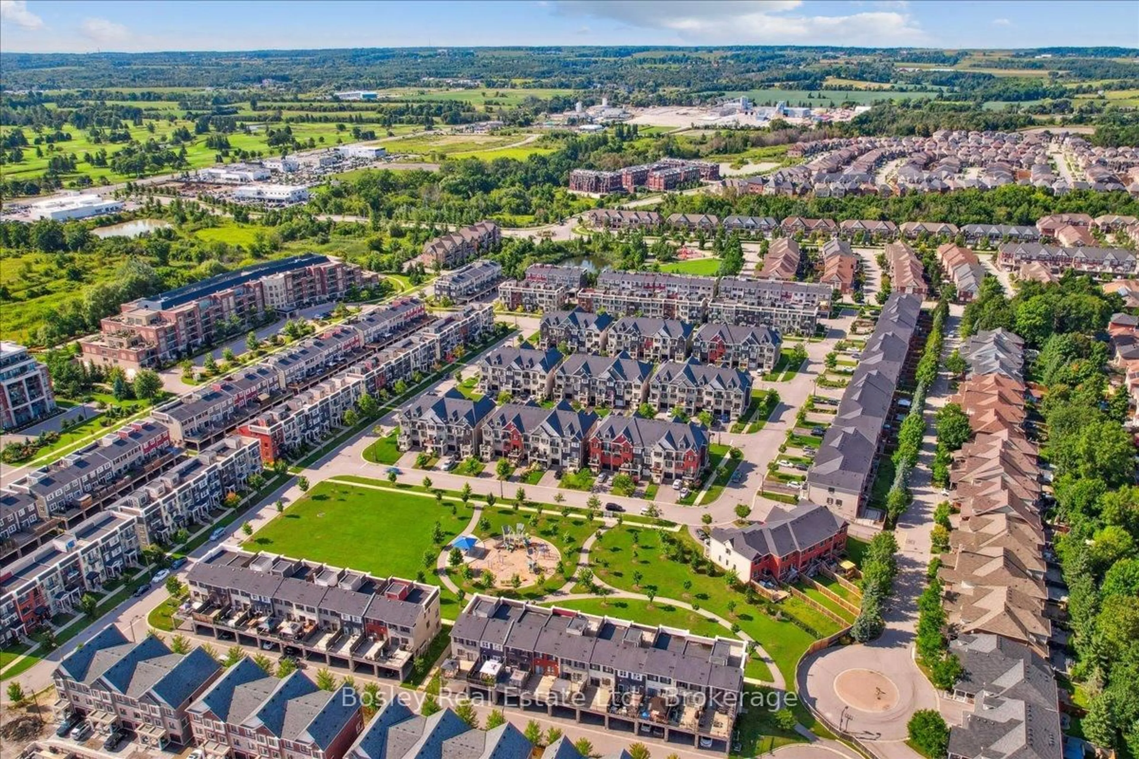 A pic from outside/outdoor area/front of a property/back of a property/a pic from drone, street for 63 Ludwig Crt, Whitchurch-Stouffville Ontario L4A 1Y6