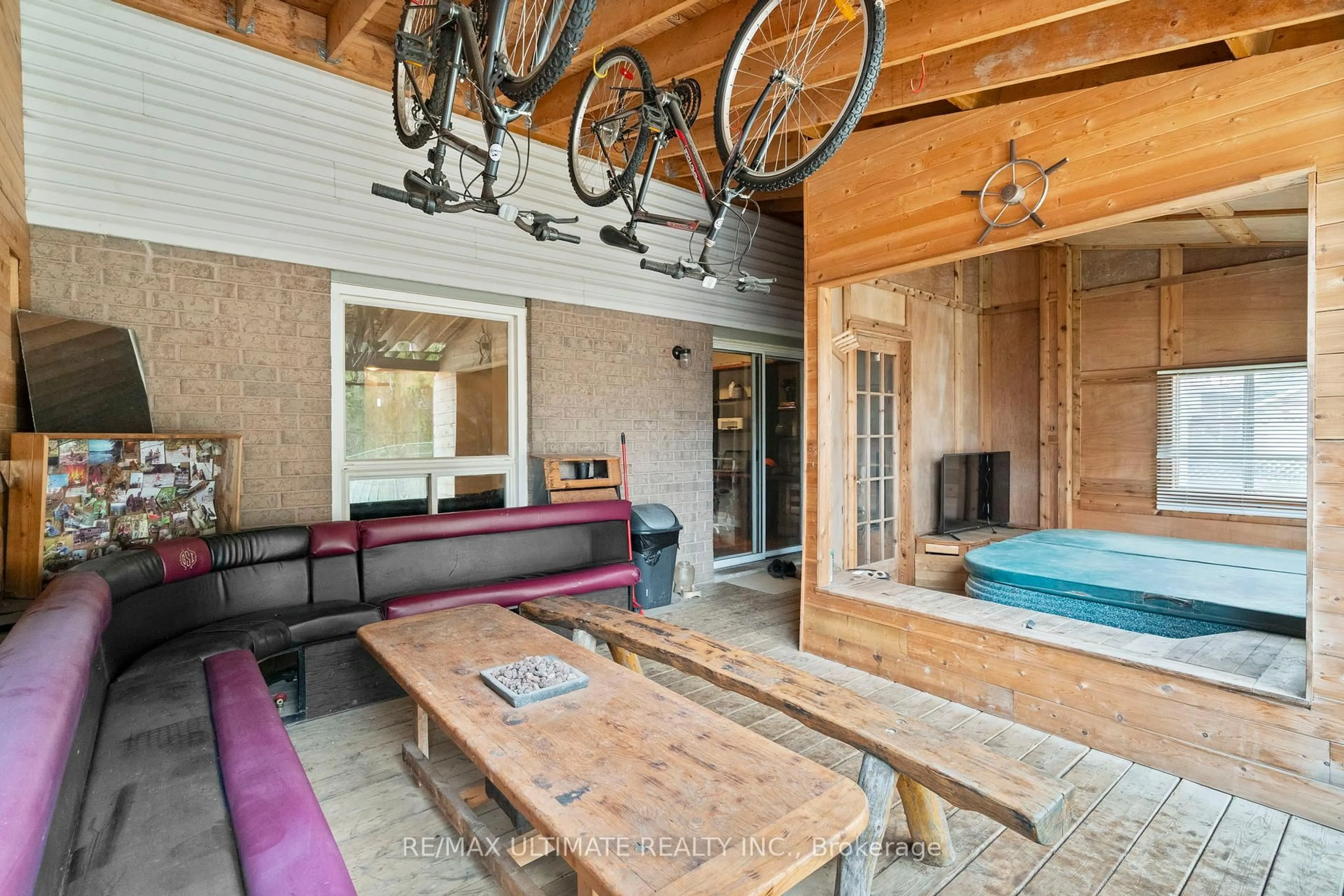 Patio, street for 462 Haines St, New Tecumseth Ontario L0G 1A0