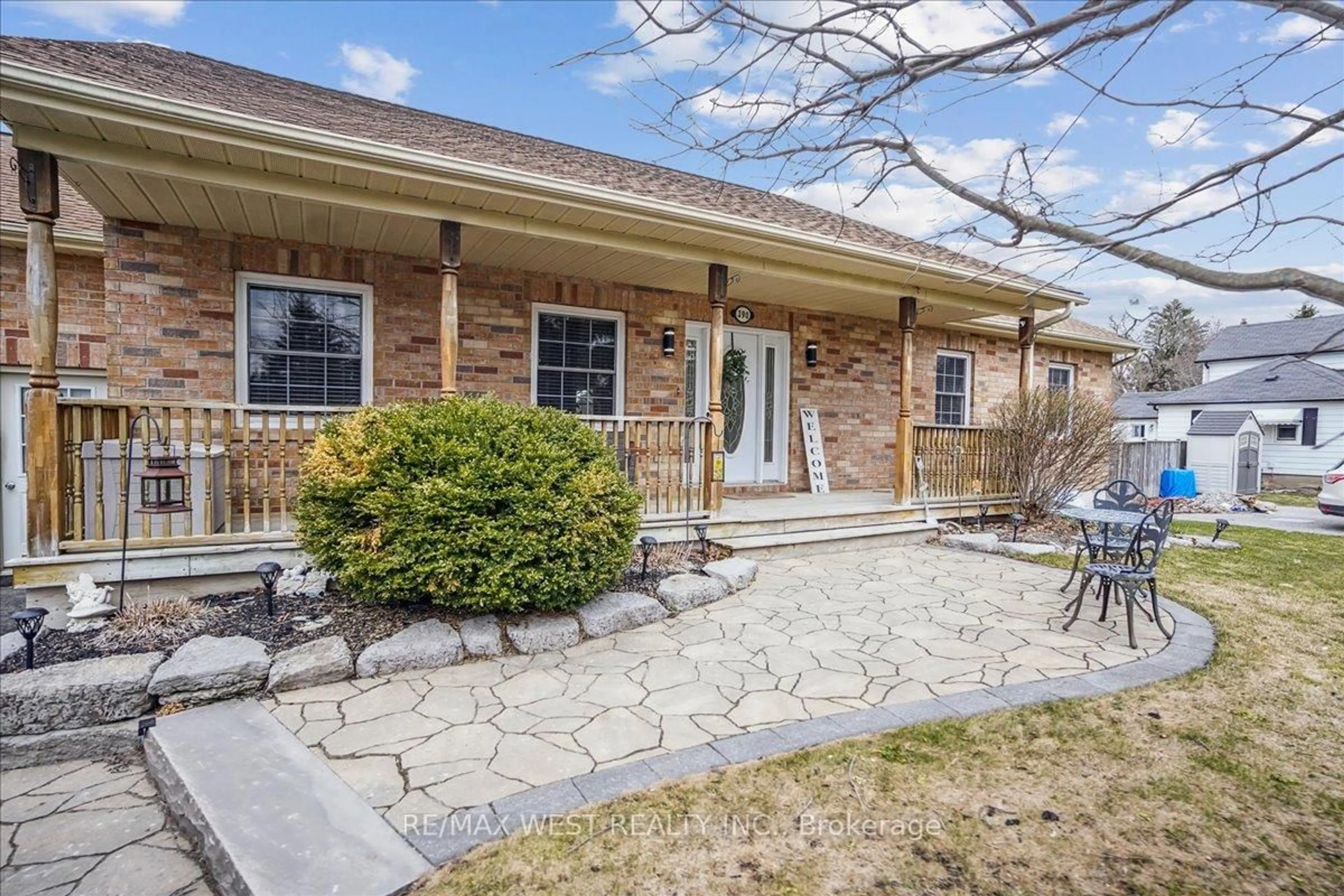 Home with brick exterior material, street for 390 Sandford Rd, Uxbridge Ontario L0C 1E0
