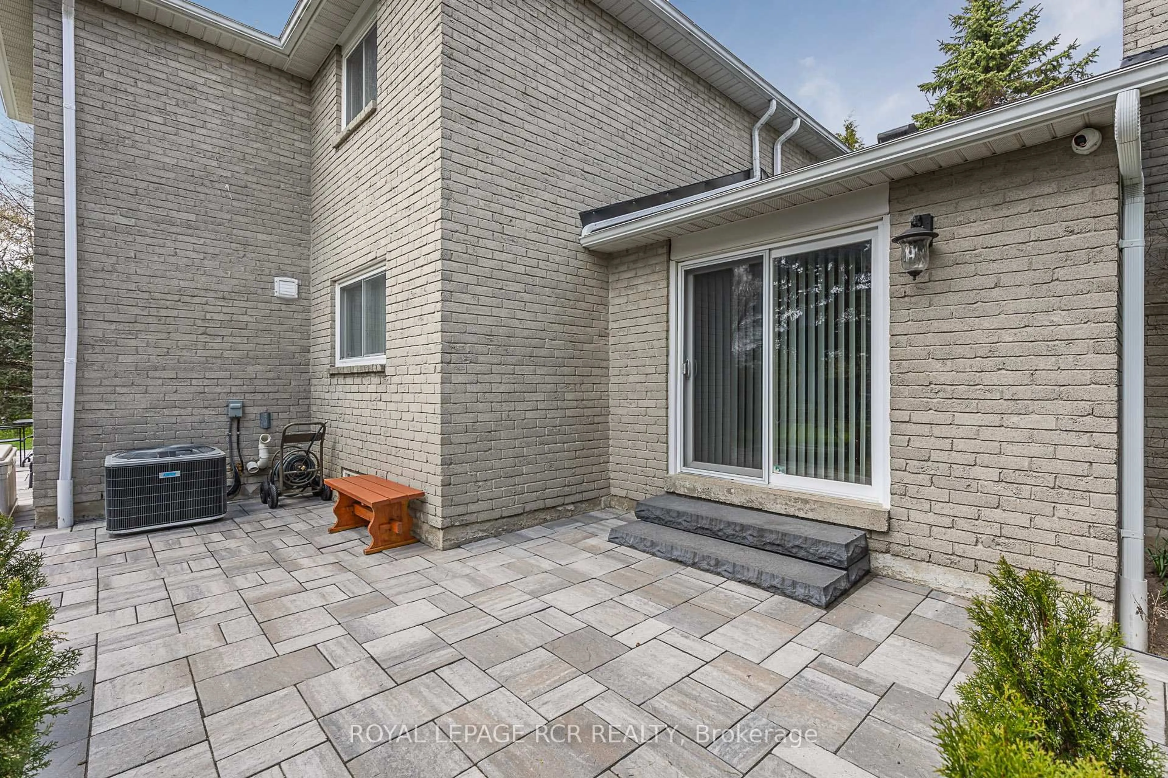 Patio, street for 6 Marjorie Dr, Whitchurch-Stouffville Ontario L4A 2C8