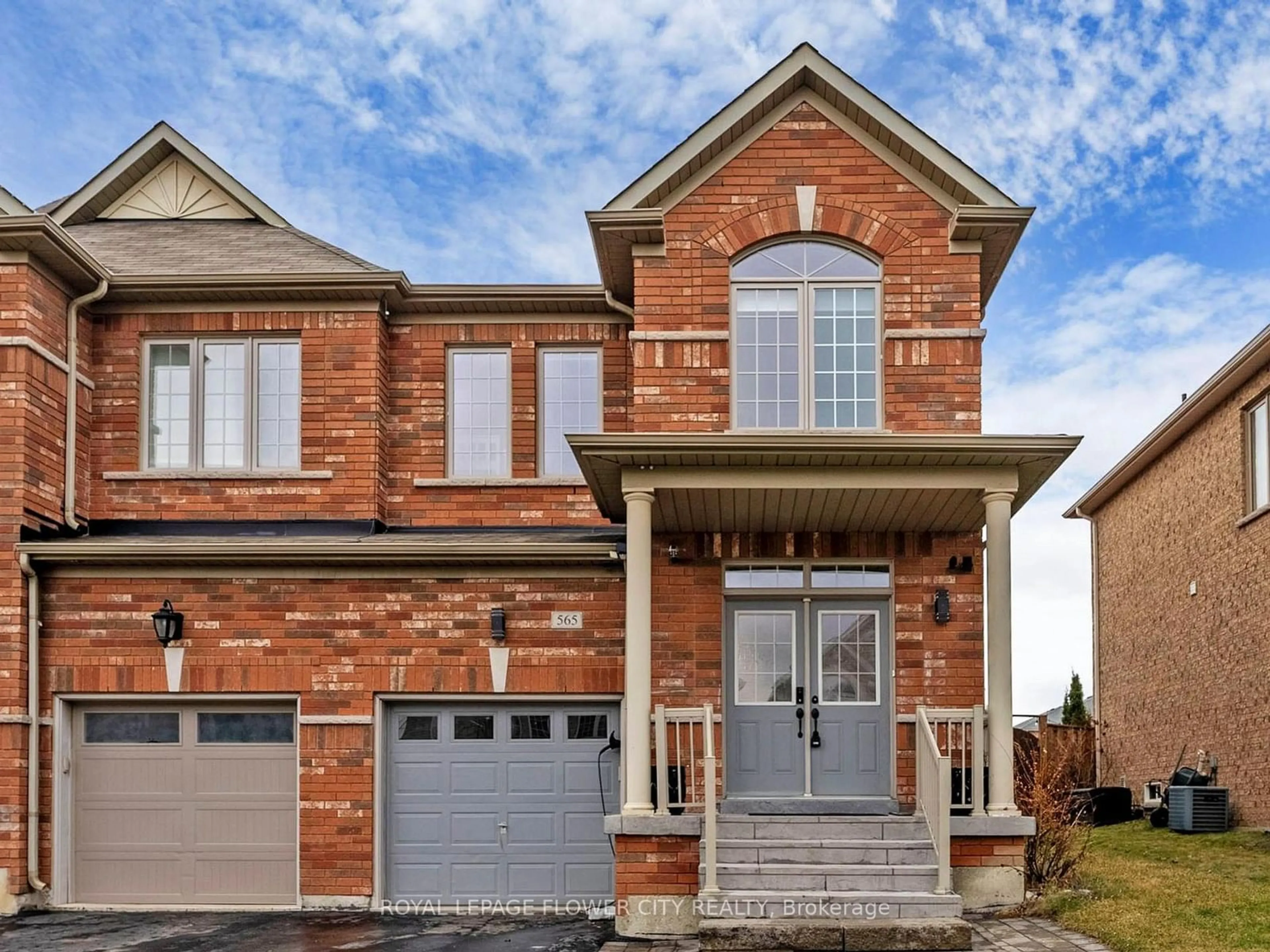 Home with brick exterior material, street for 565 Foxcroft Blvd, Newmarket Ontario L3X 3L6
