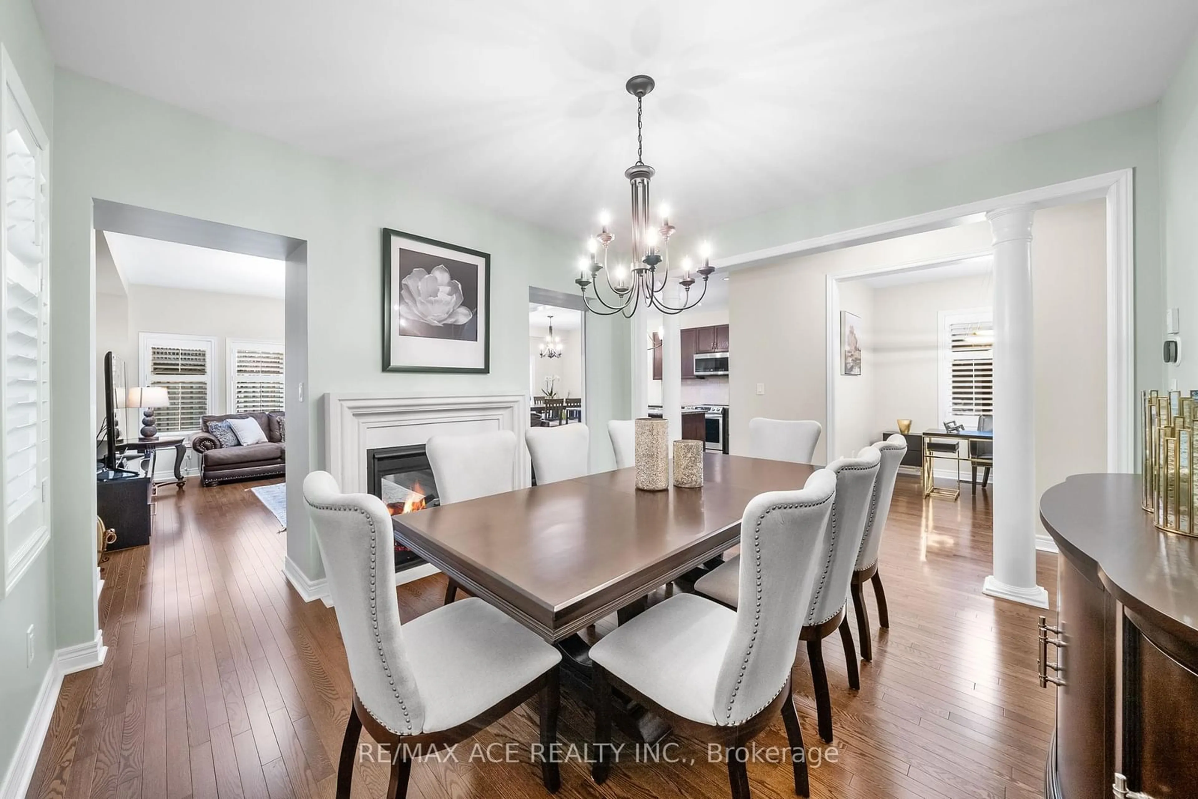 Dining room, wood/laminate floor for 224 Frederick Curran Lane, Newmarket Ontario L3X 0B9