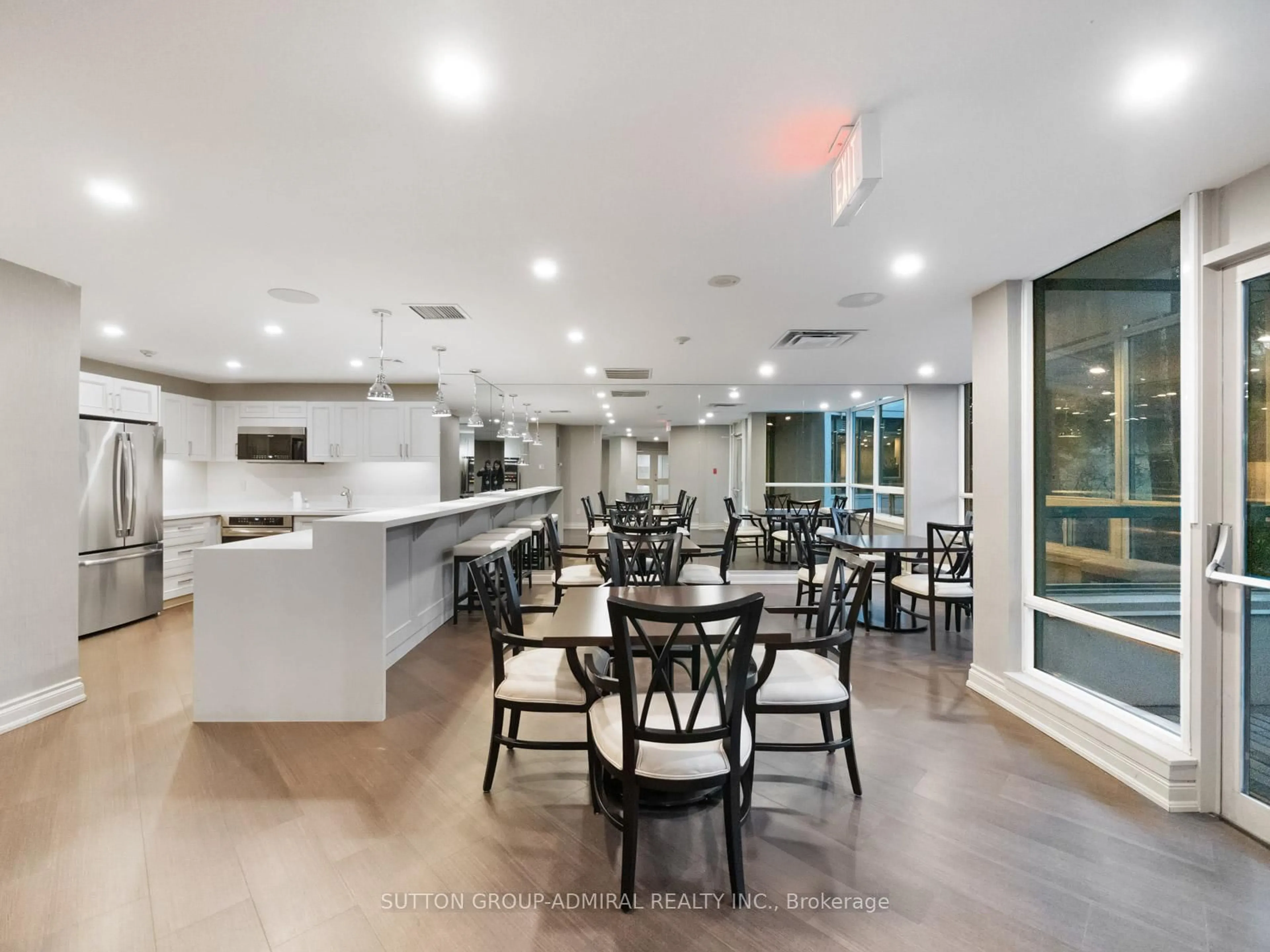 Open concept kitchen, unknown for 7250 Yonge St #506, Vaughan Ontario L4J 7X1