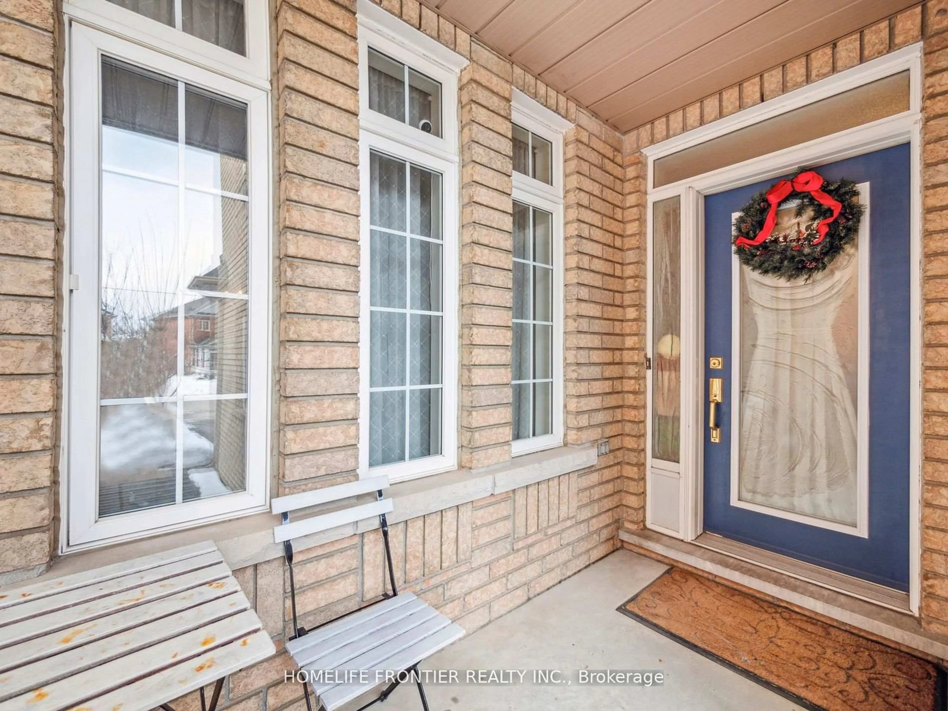 Indoor entryway for 190 Forestwood St, Richmond Hill Ontario L4S 1Y1