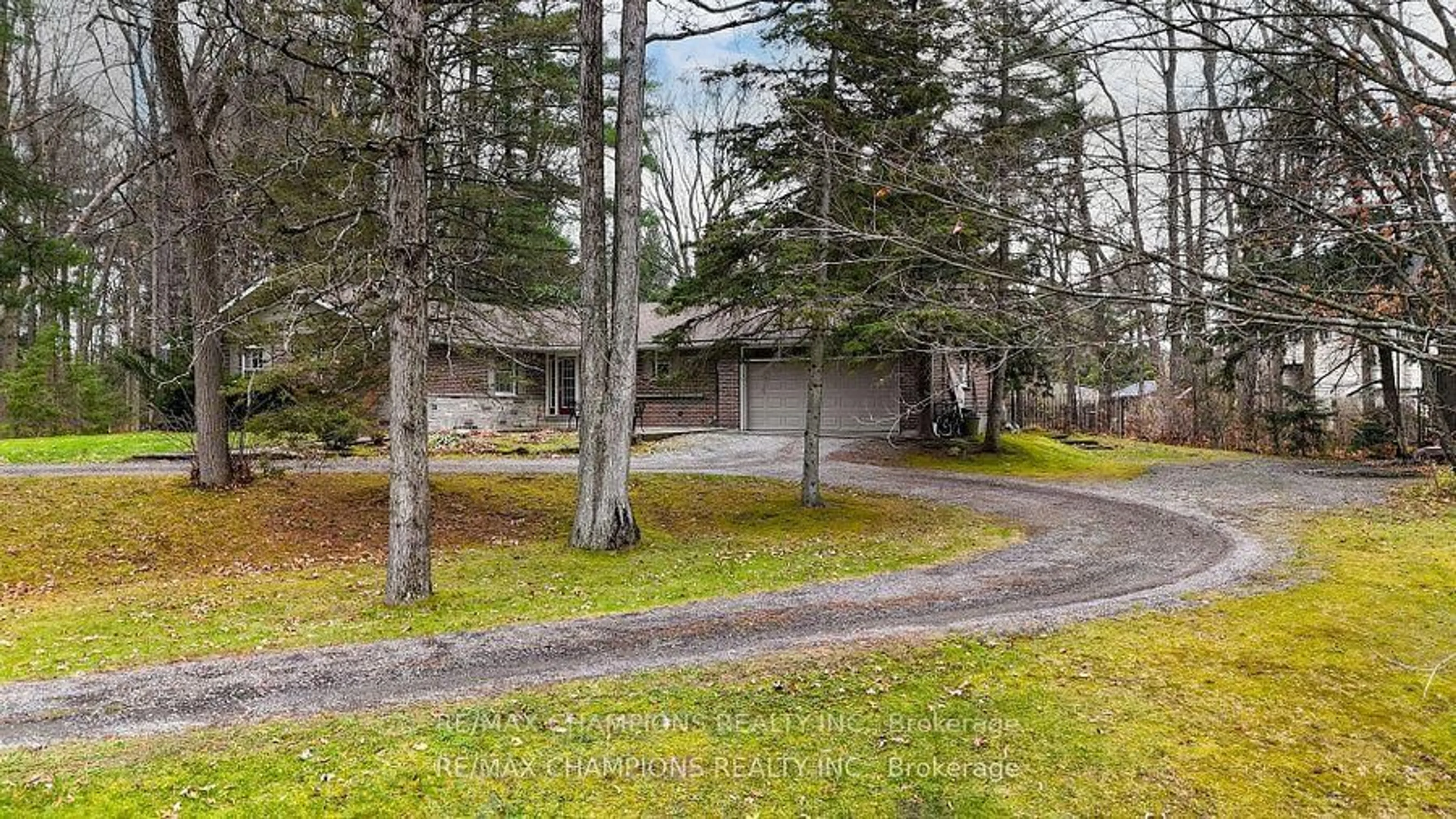 A pic from outside/outdoor area/front of a property/back of a property/a pic from drone, street for 16548 7th Concession Rd, King Ontario L7B 0E4