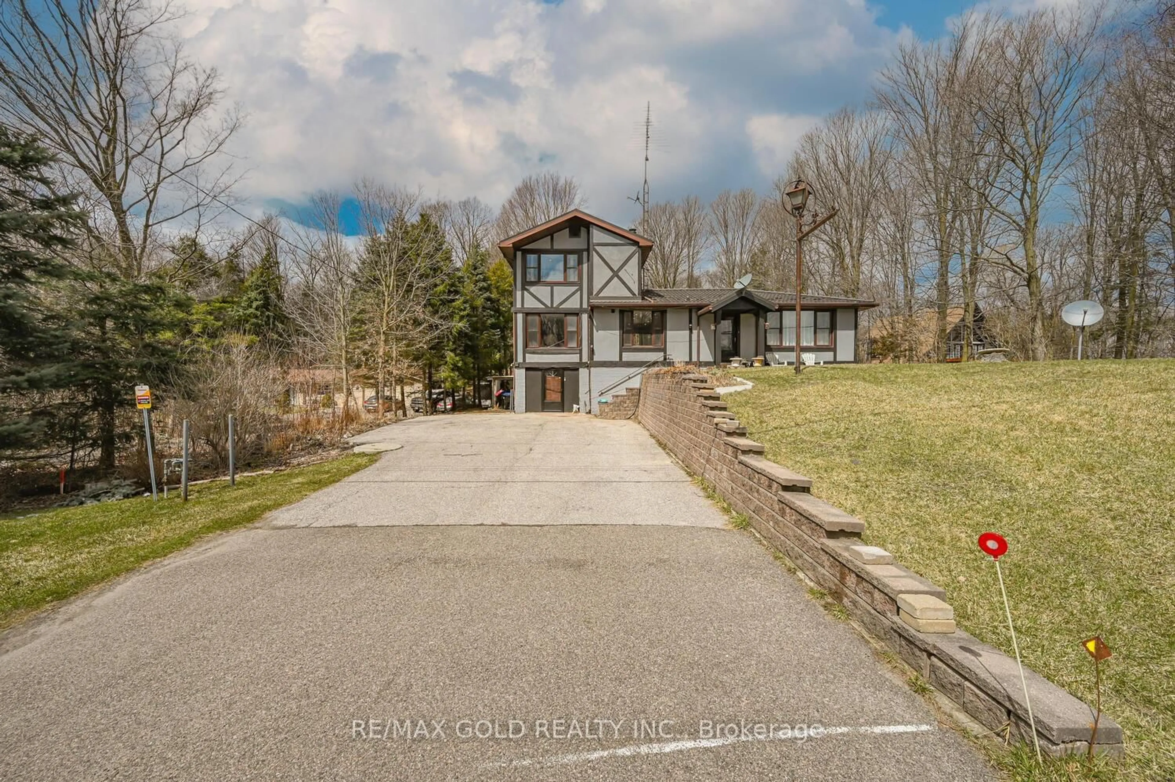 A pic from outside/outdoor area/front of a property/back of a property/a pic from drone, unknown for 8726 Highway 9 N/A, New Tecumseth Ontario L0G 1W0