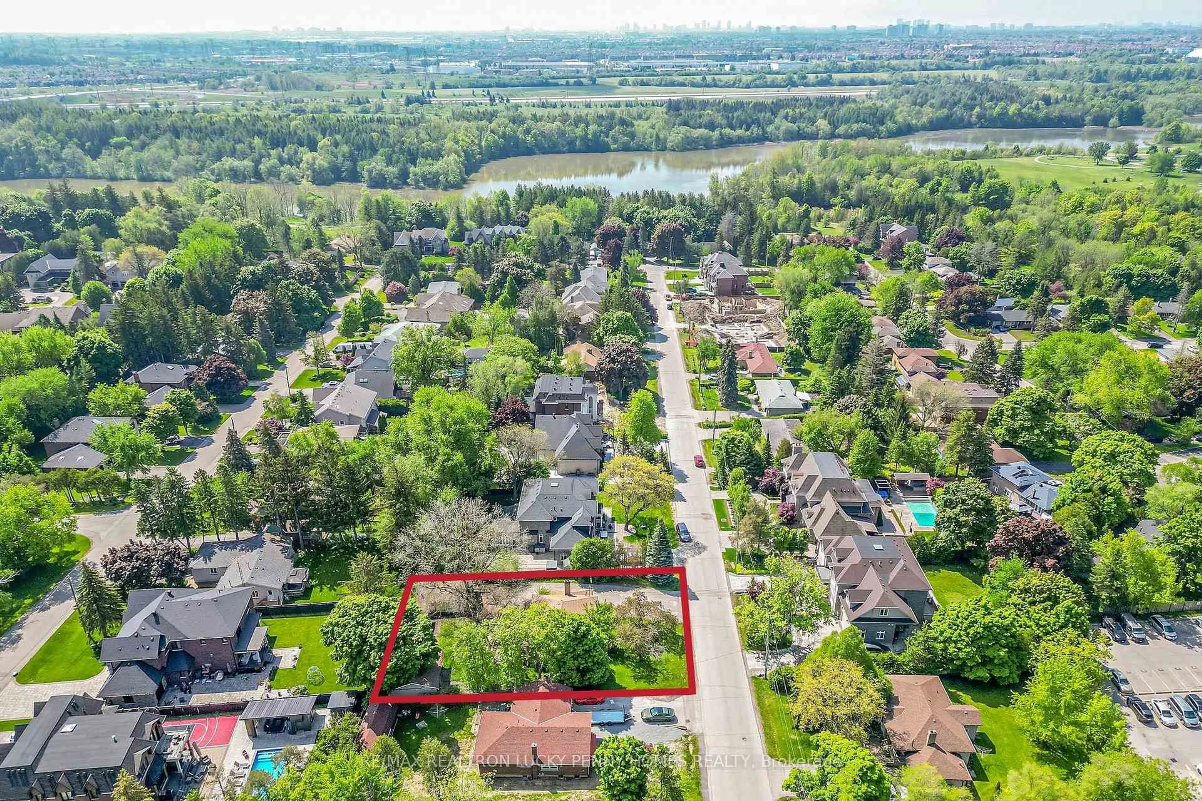 A pic from outside/outdoor area/front of a property/back of a property/a pic from drone, water/lake/river/ocean view for 5 Grandview Blvd, Markham Ontario L3P 1E9