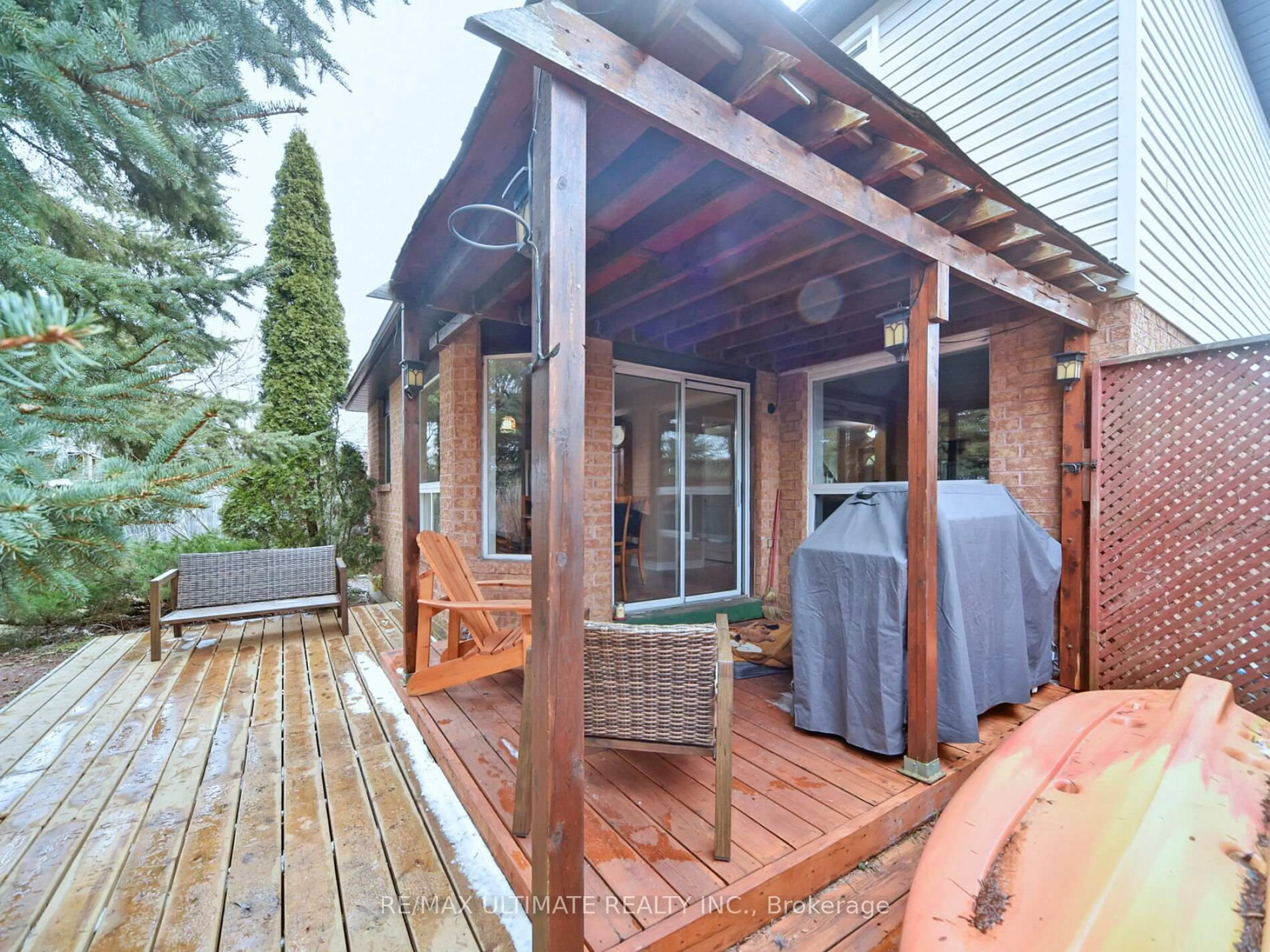 Patio, water/lake/river/ocean view for 1110 Corrie St, Innisfil Ontario L9S 1W9