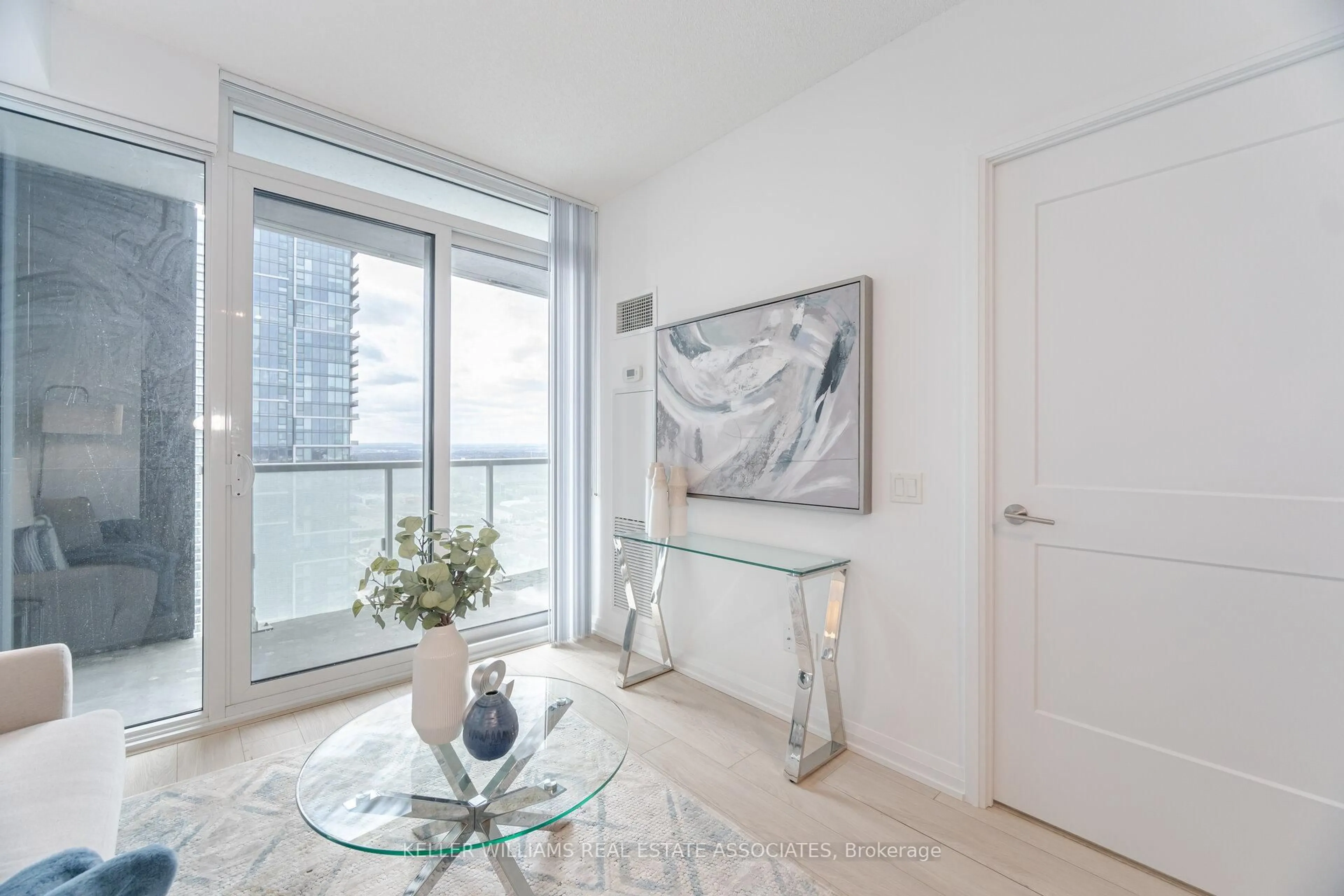 Indoor entryway for 7895 Jane St #3612, Vaughan Ontario L4K 0K2