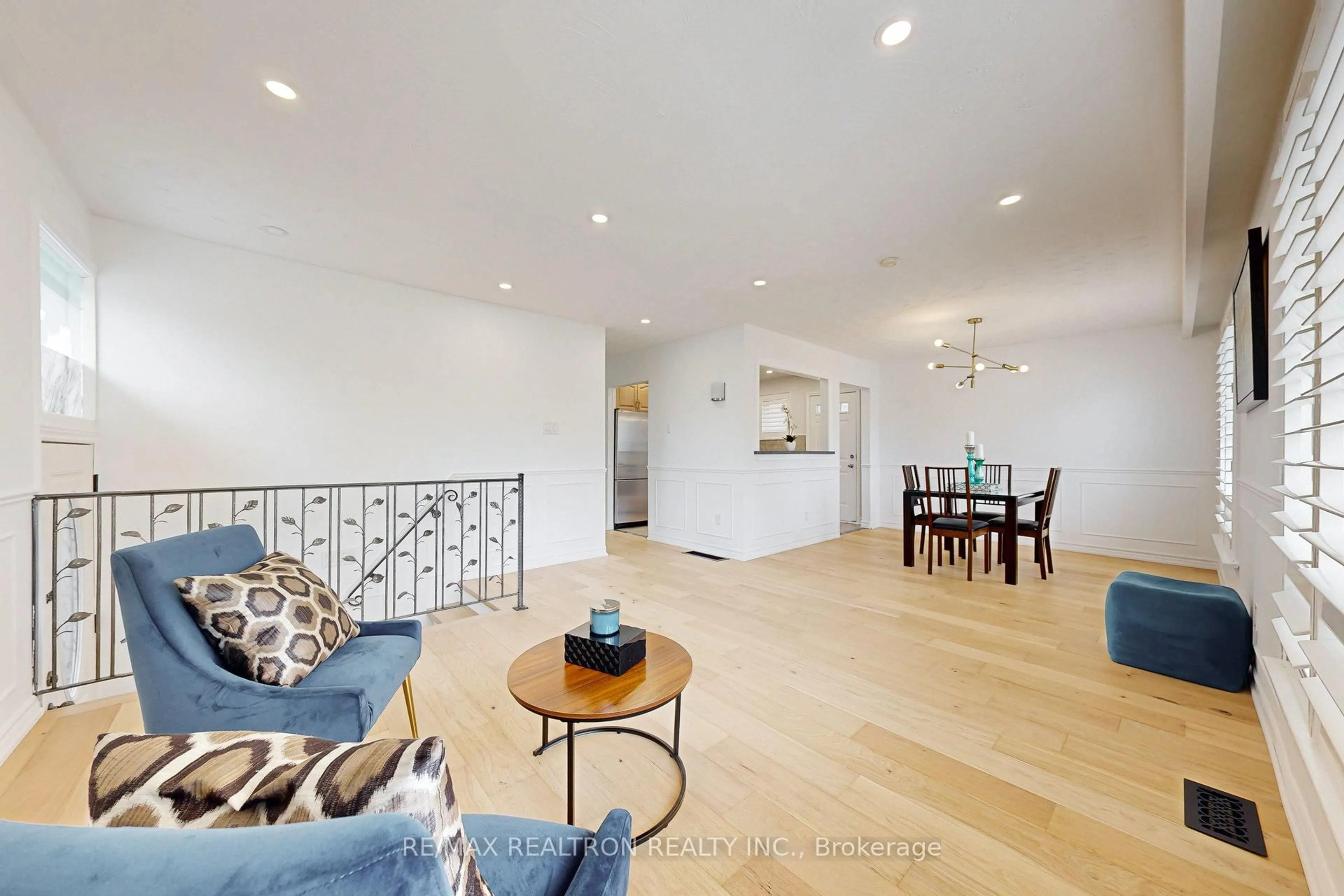Unknown for 103 Aurora Heights Dr, Aurora Ontario L4G 2X1