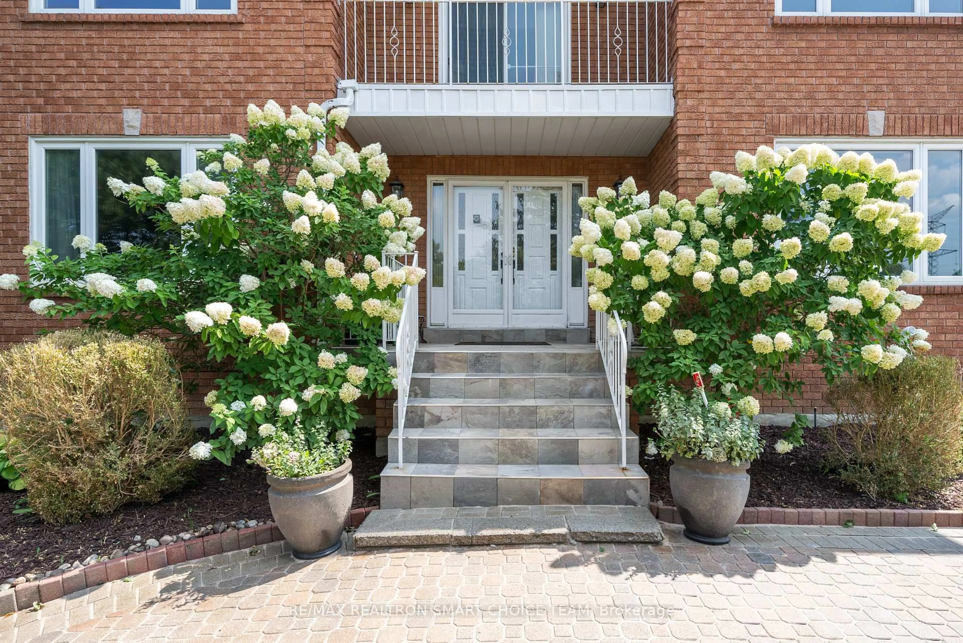 Indoor foyer for 89 Beckenridge Dr, Markham Ontario L3S 3B1