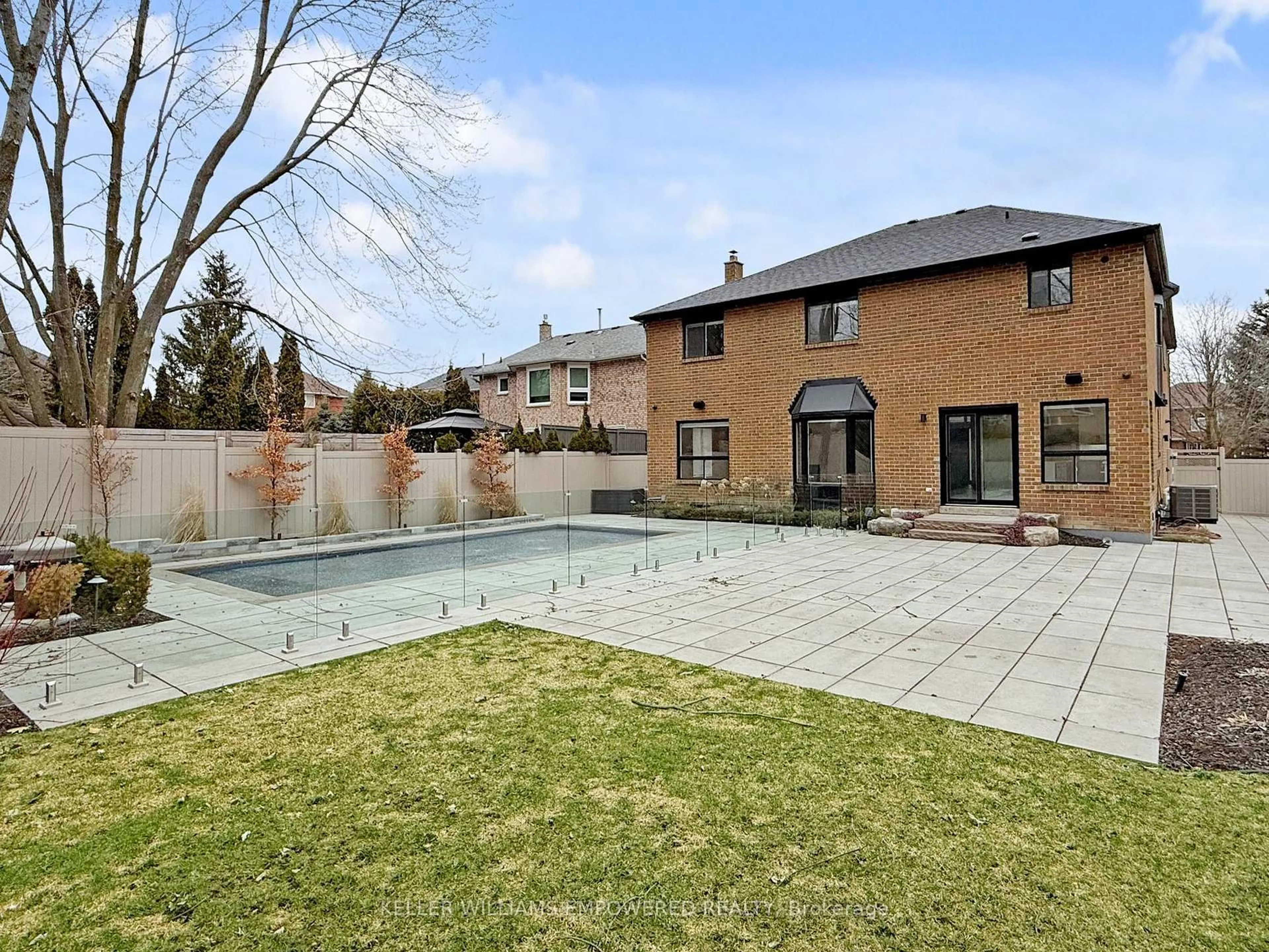 Unknown for 525 Binns Ave, Newmarket Ontario L3X 1T8