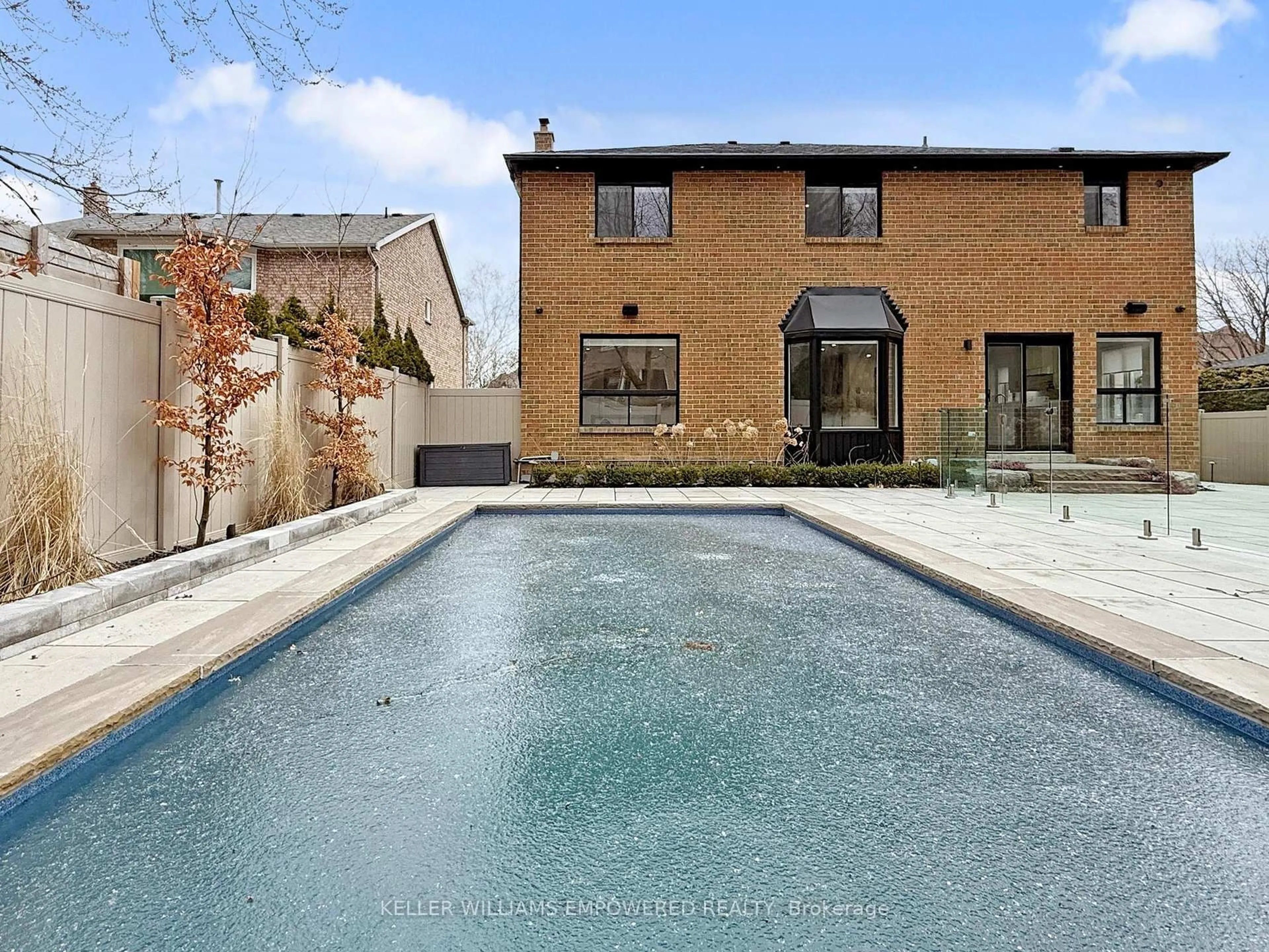 Pool for 525 Binns Ave, Newmarket Ontario L3X 1T8