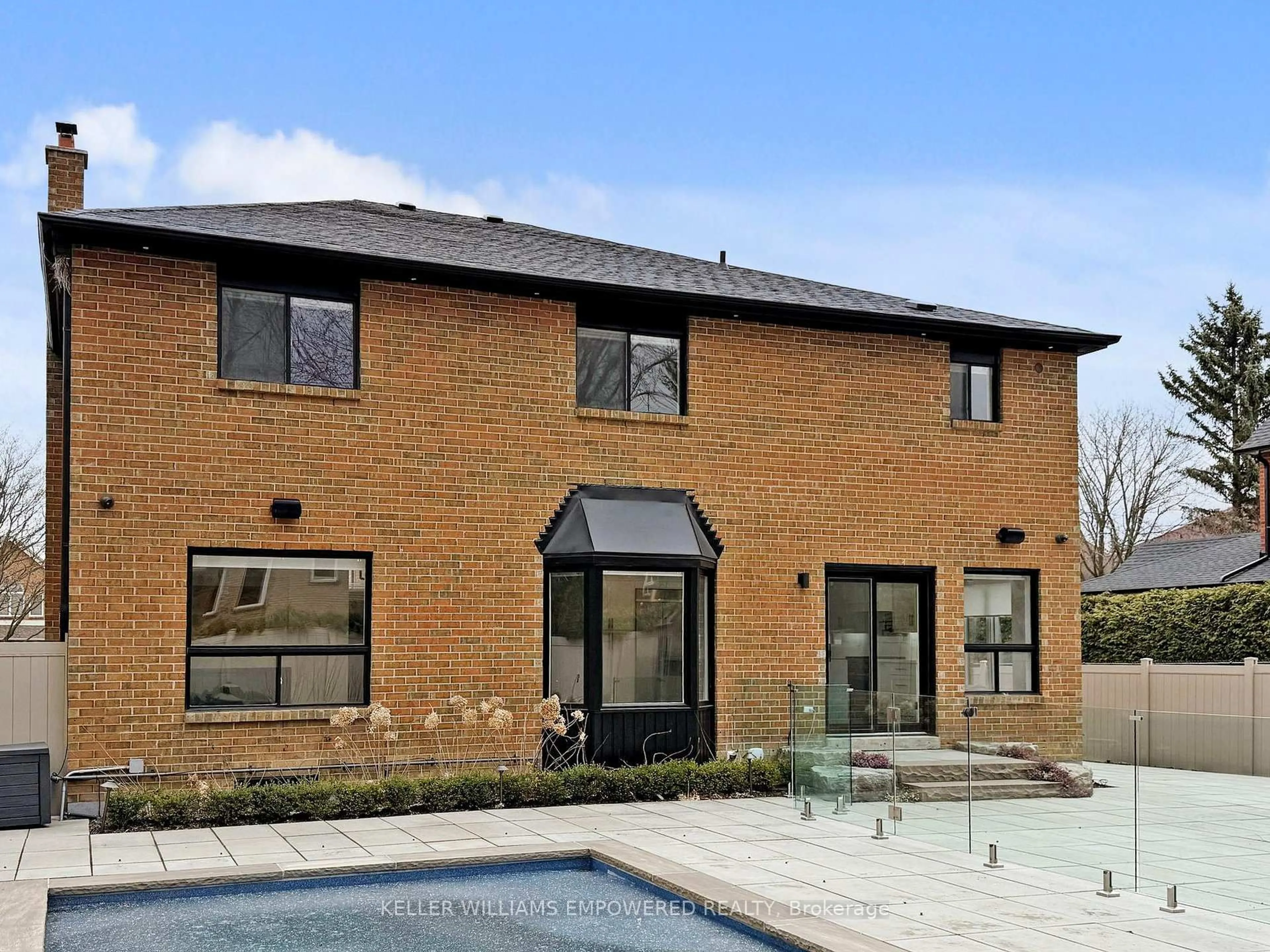 Home with brick exterior material, building for 525 Binns Ave, Newmarket Ontario L3X 1T8