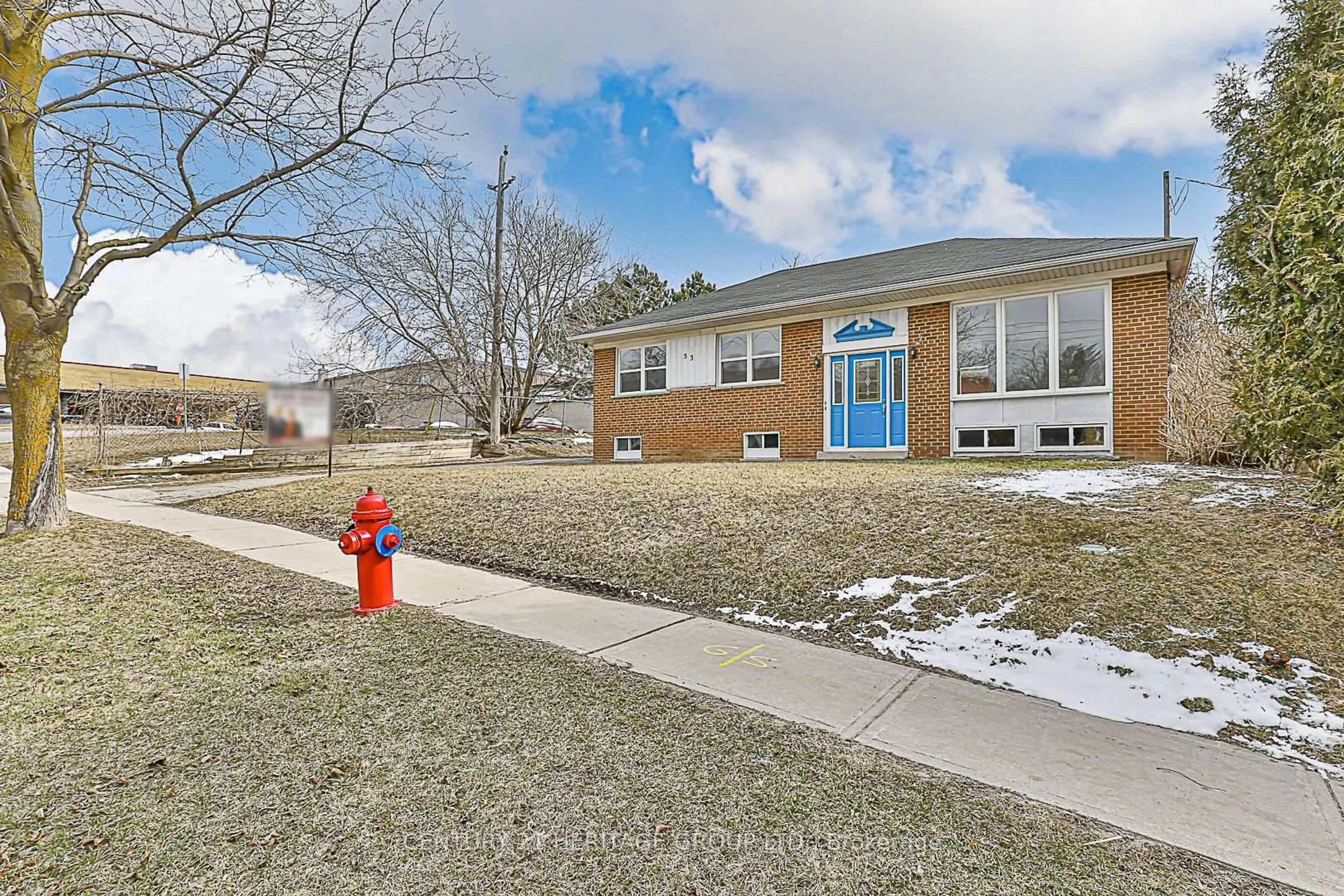 Home with brick exterior material, street for 53 Wilstead Dr, Newmarket Ontario L3Y 4T8