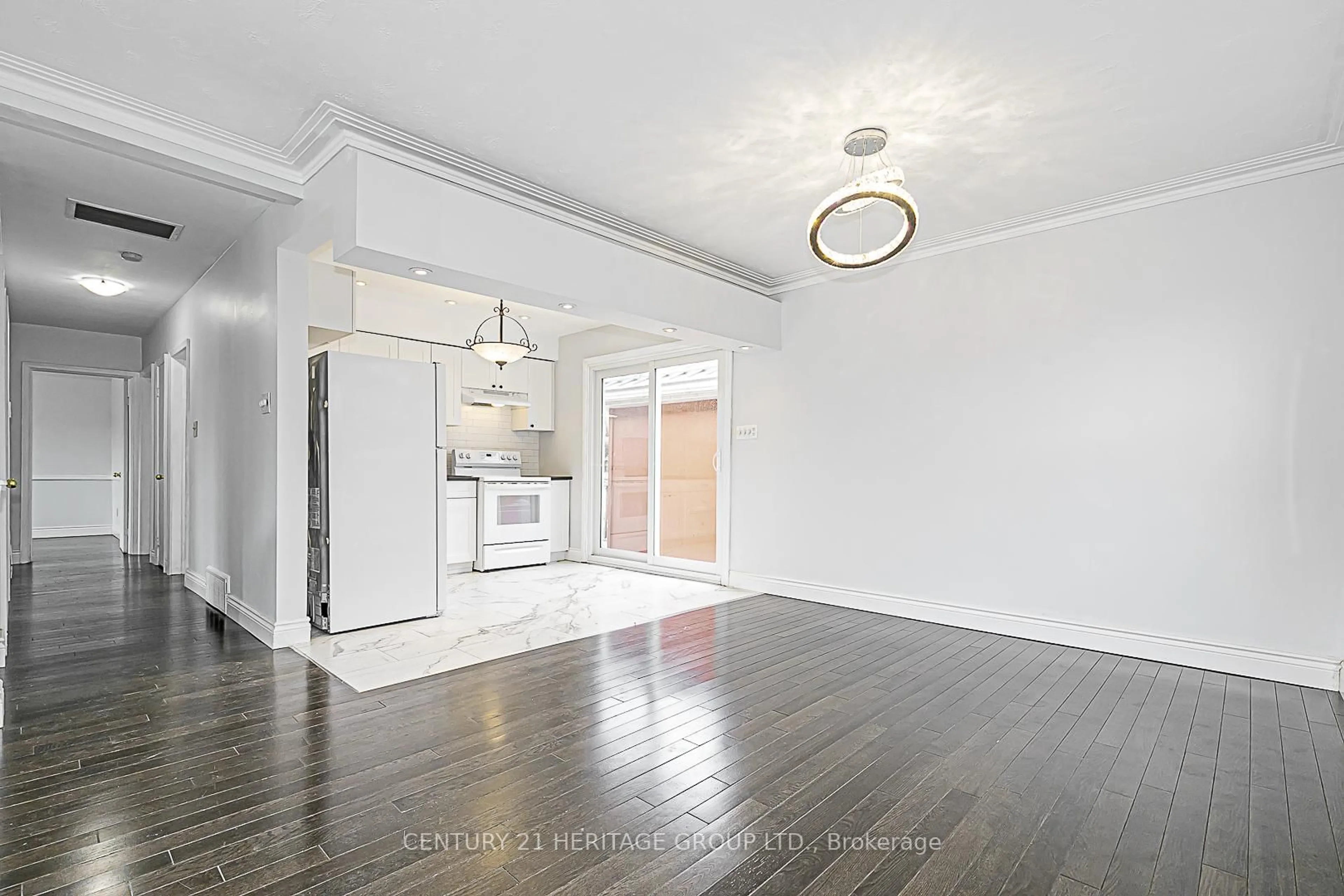 A pic of a room for 53 Wilstead Dr, Newmarket Ontario L3Y 4T8