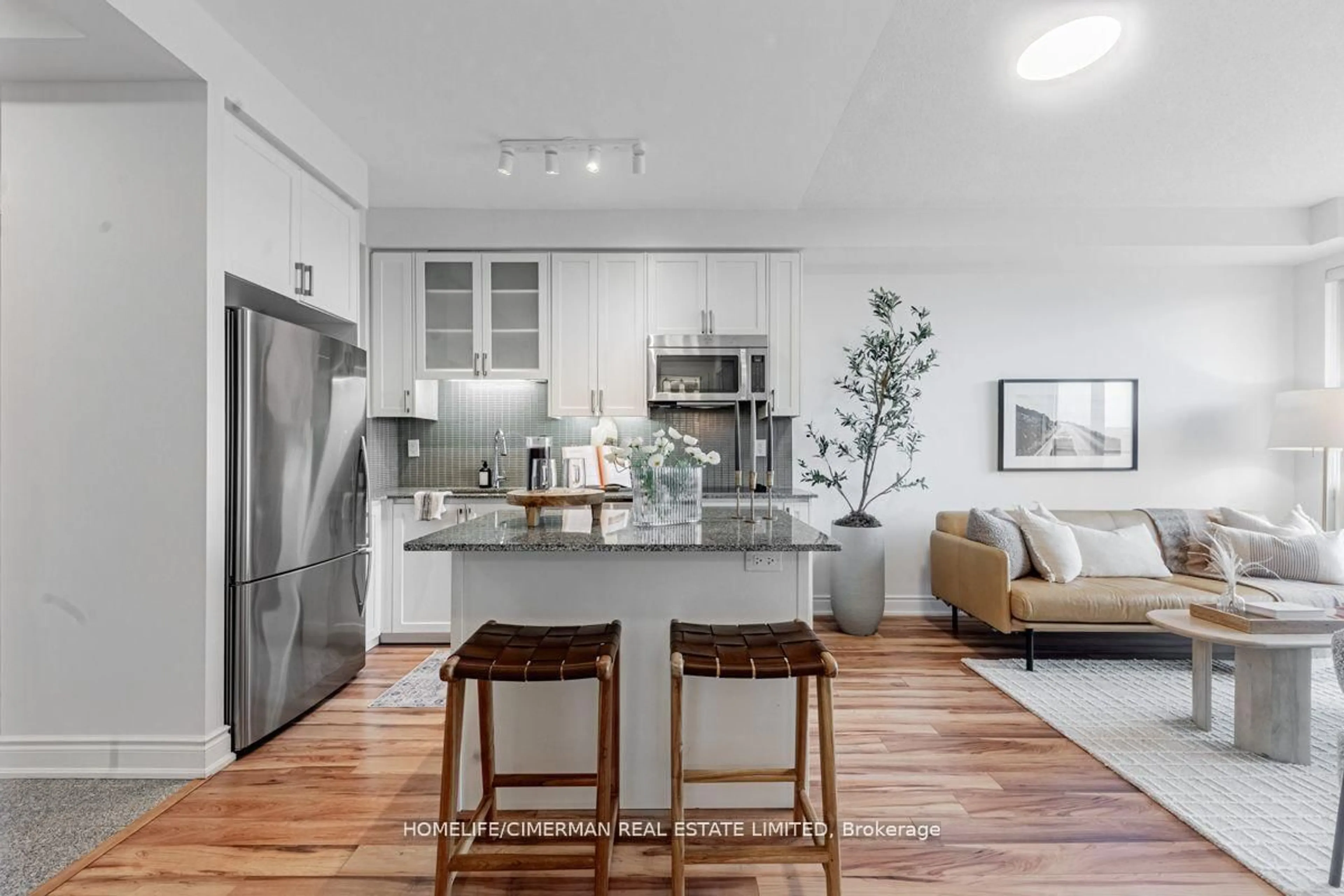 Open concept kitchen, unknown for 9090 Yonge St #1211B, Richmond Hill Ontario L4C 0Z1