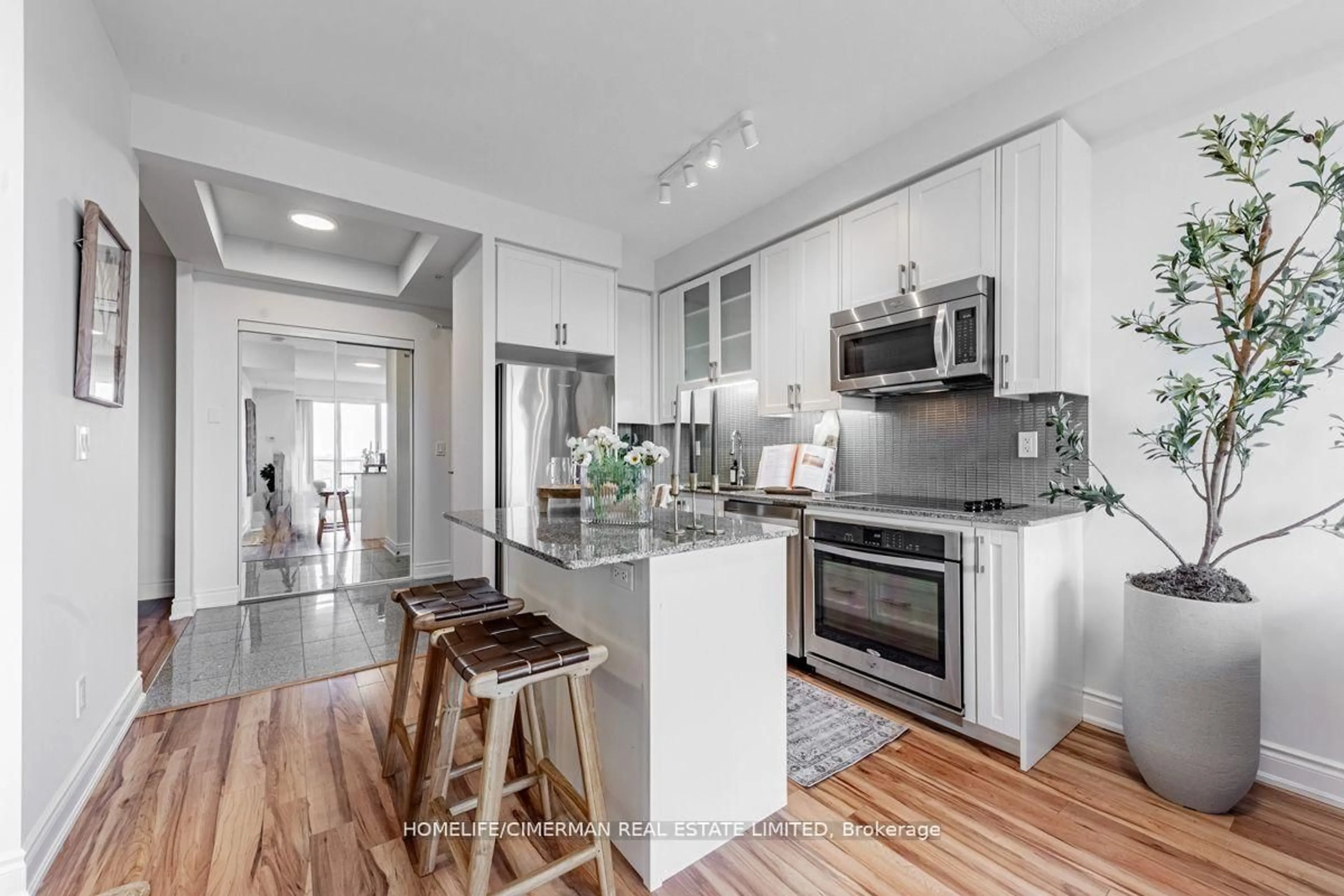 Open concept kitchen, unknown for 9090 Yonge St #1211B, Richmond Hill Ontario L4C 0Z1