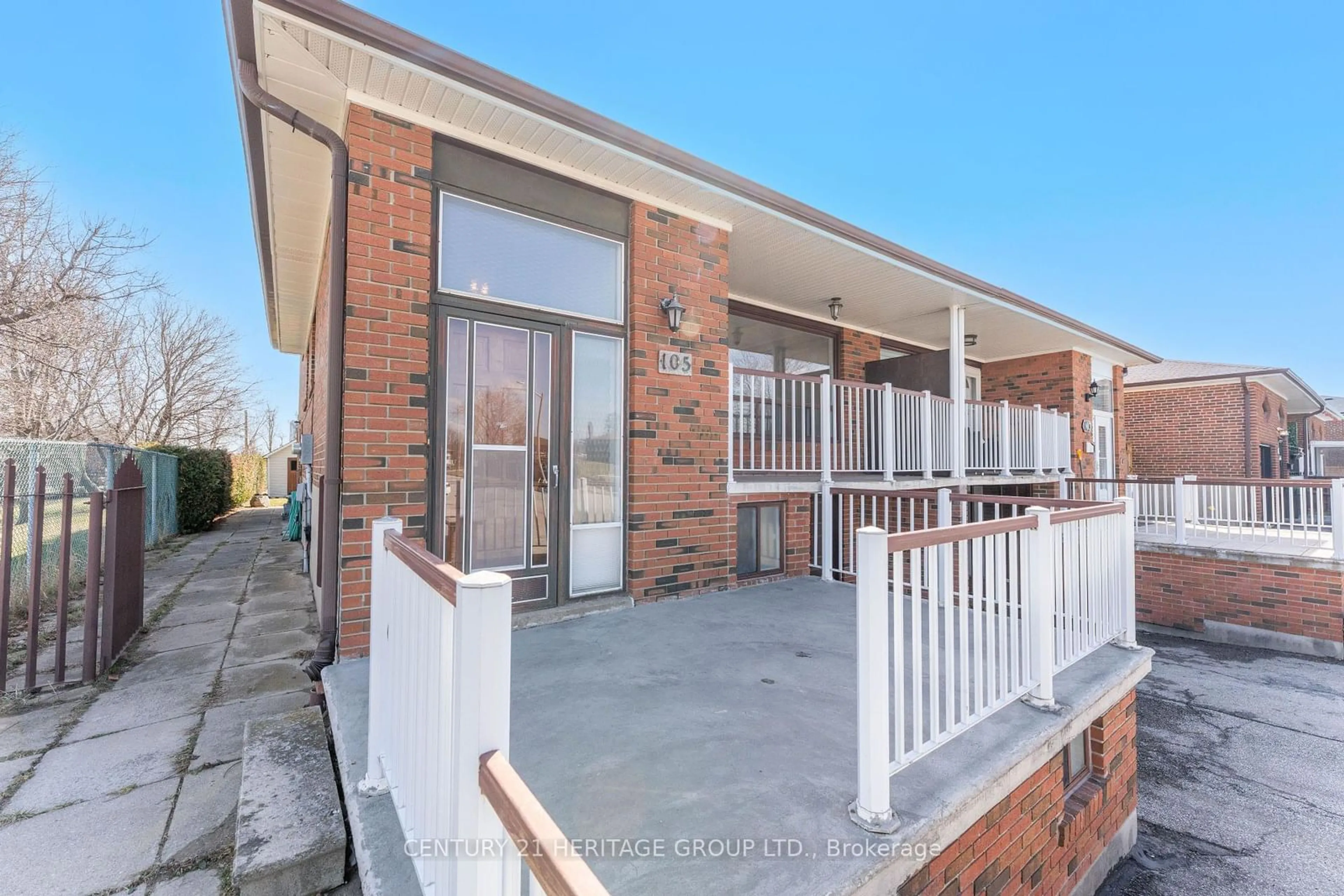 A pic from outside/outdoor area/front of a property/back of a property/a pic from drone, street for 105 Andrew Park, Vaughan Ontario L4L 1G1