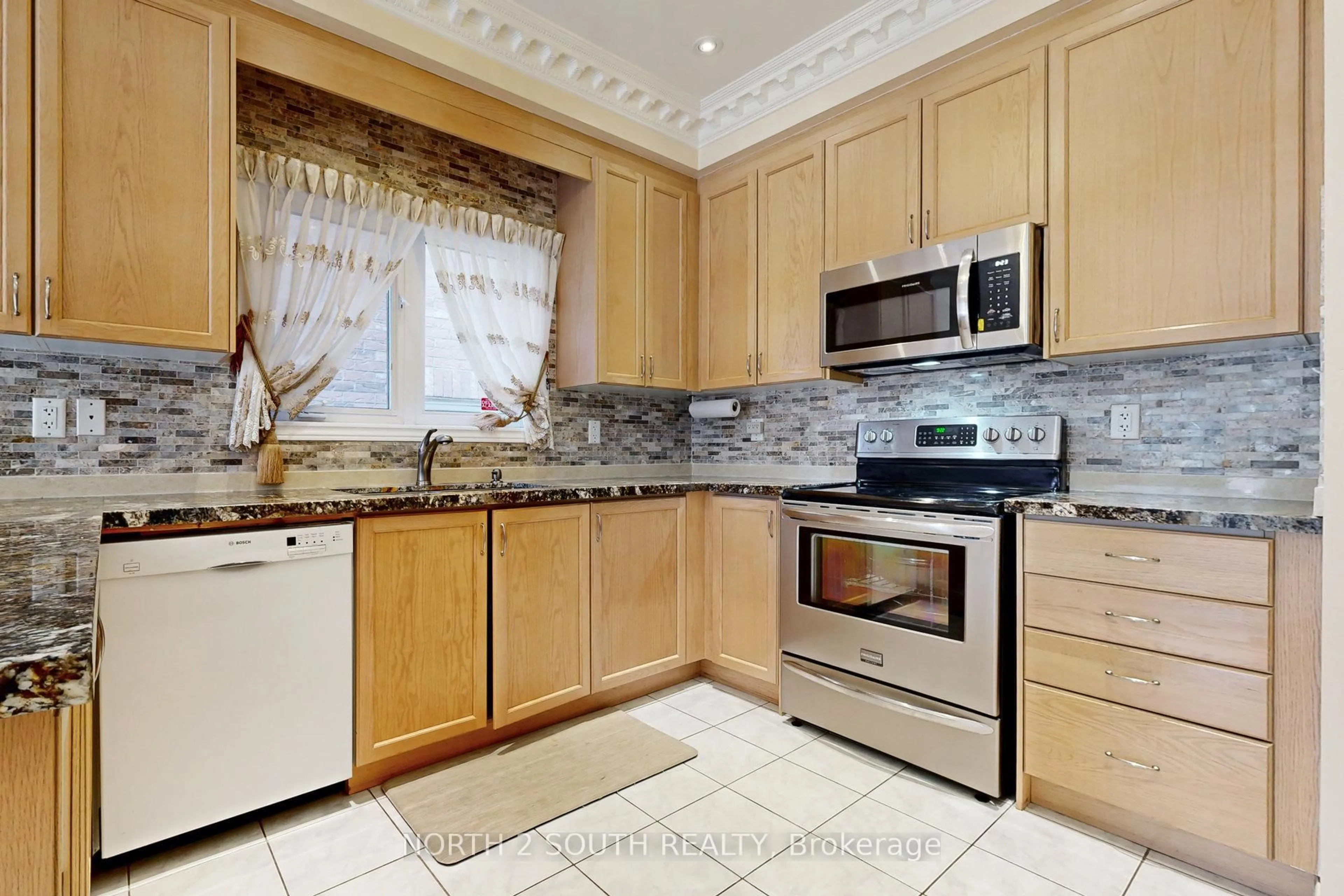 Standard kitchen, ceramic/tile floor for 77 Mahogany Forest Dr, Vaughan Ontario L6A 0T1