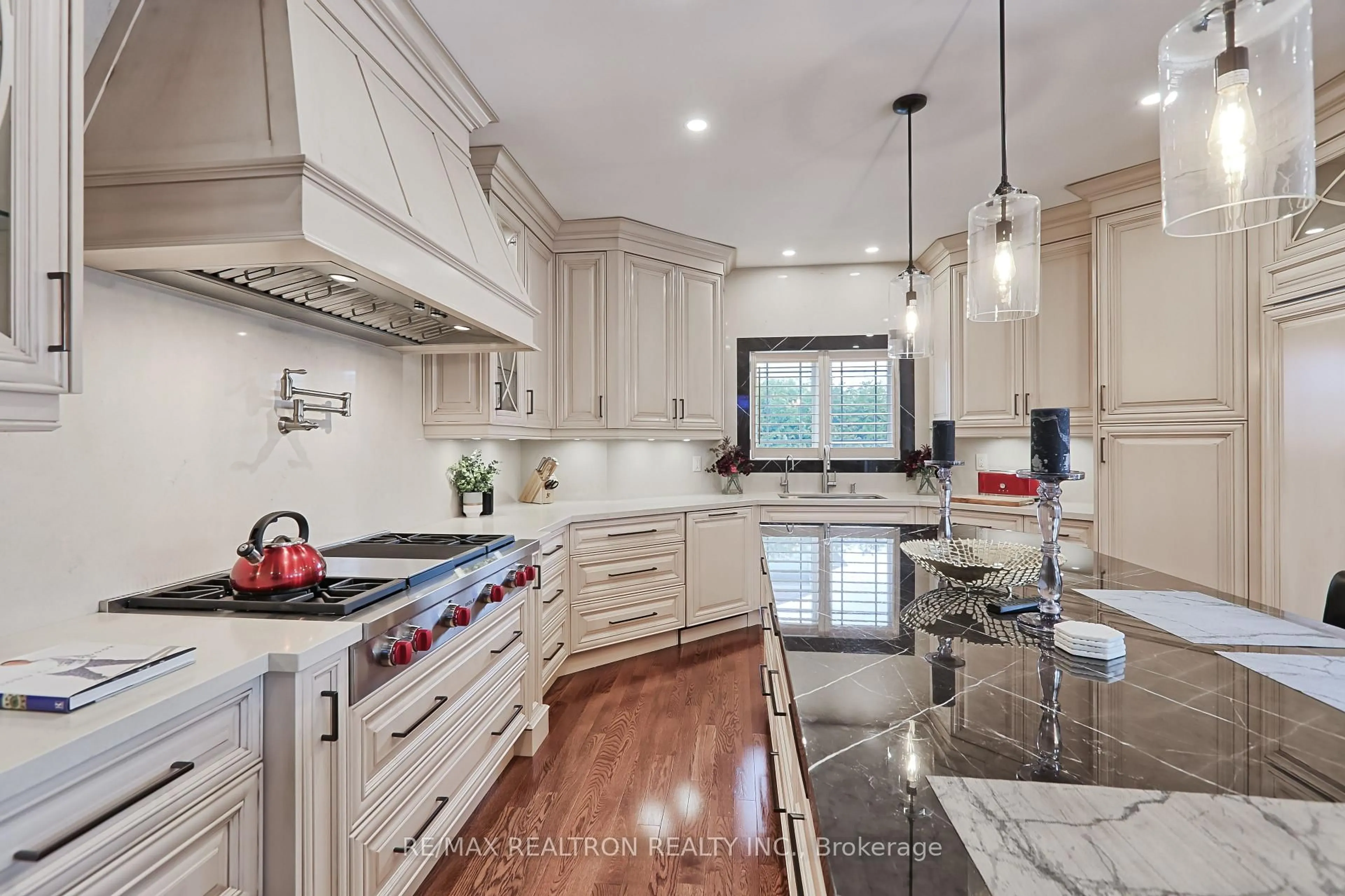 Contemporary kitchen, ceramic/tile floor for 45 Duncton Wood Cres, Aurora Ontario L4G 7T4
