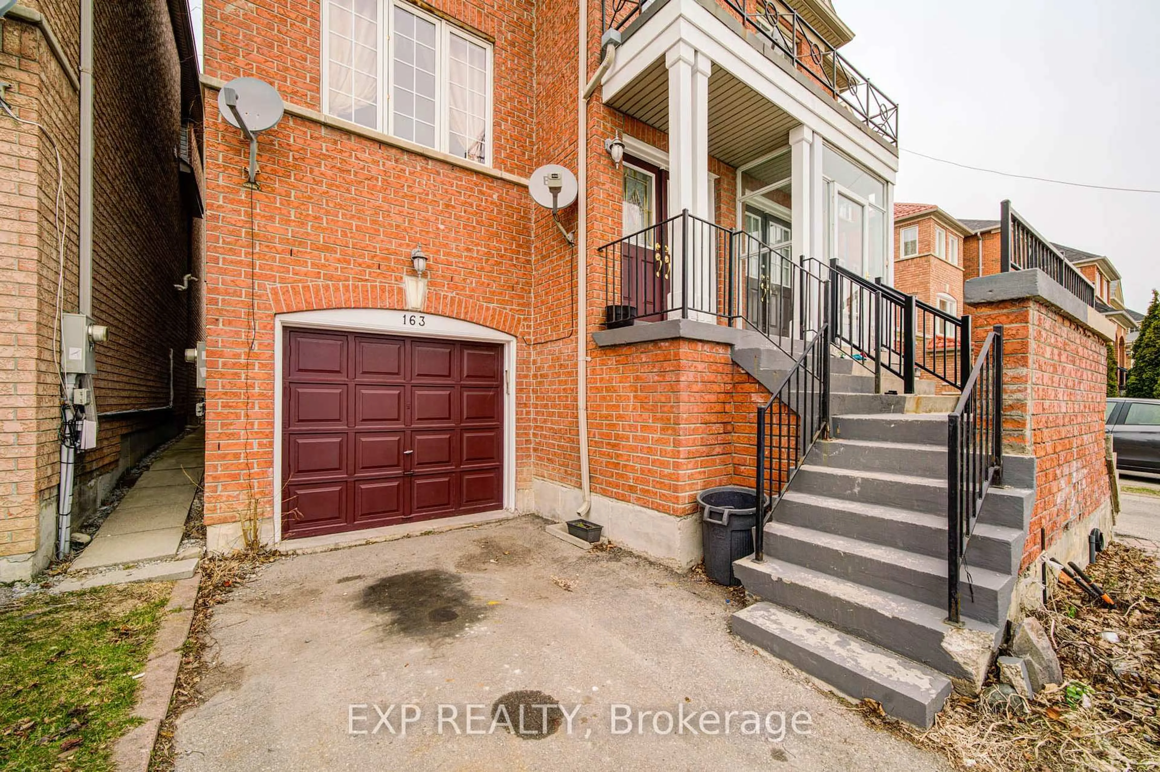Unknown for 163 Sassafras Circ, Vaughan Ontario L4J 8M6