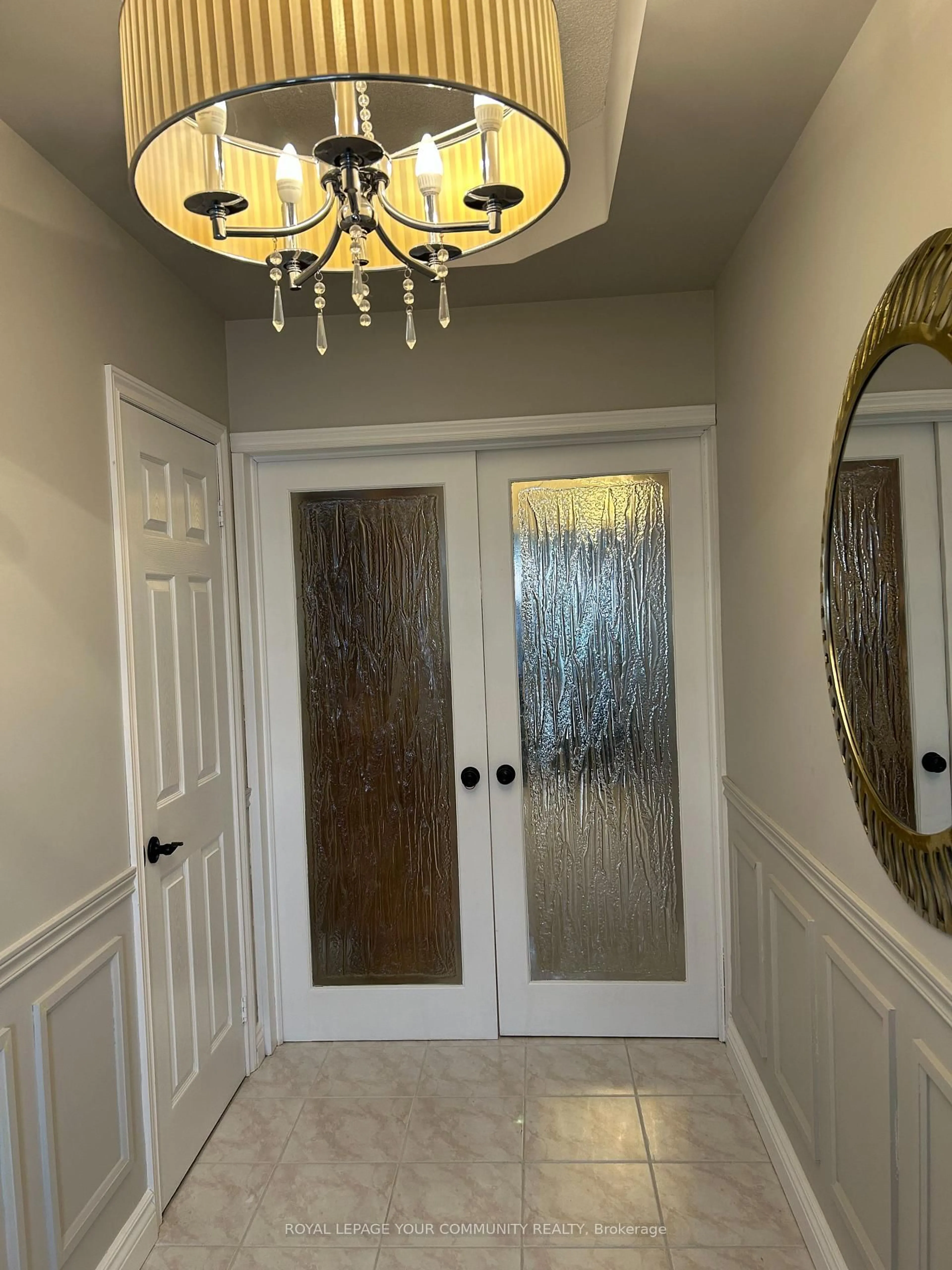 Indoor entryway for 137 Blue Willow Dr, Vaughan Ontario L4L 9E9