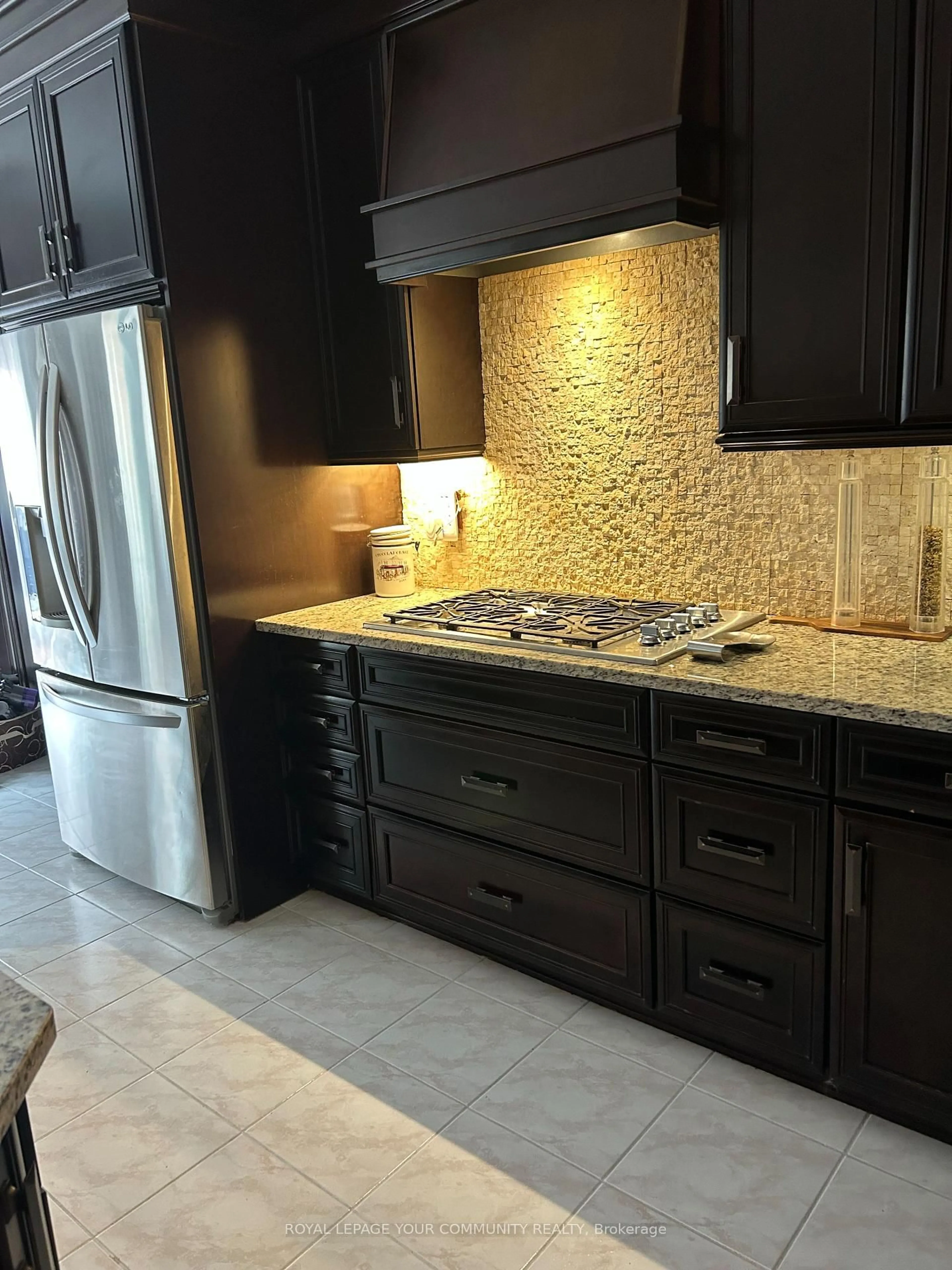 Contemporary kitchen, ceramic/tile floor for 137 Blue Willow Dr, Vaughan Ontario L4L 9E9