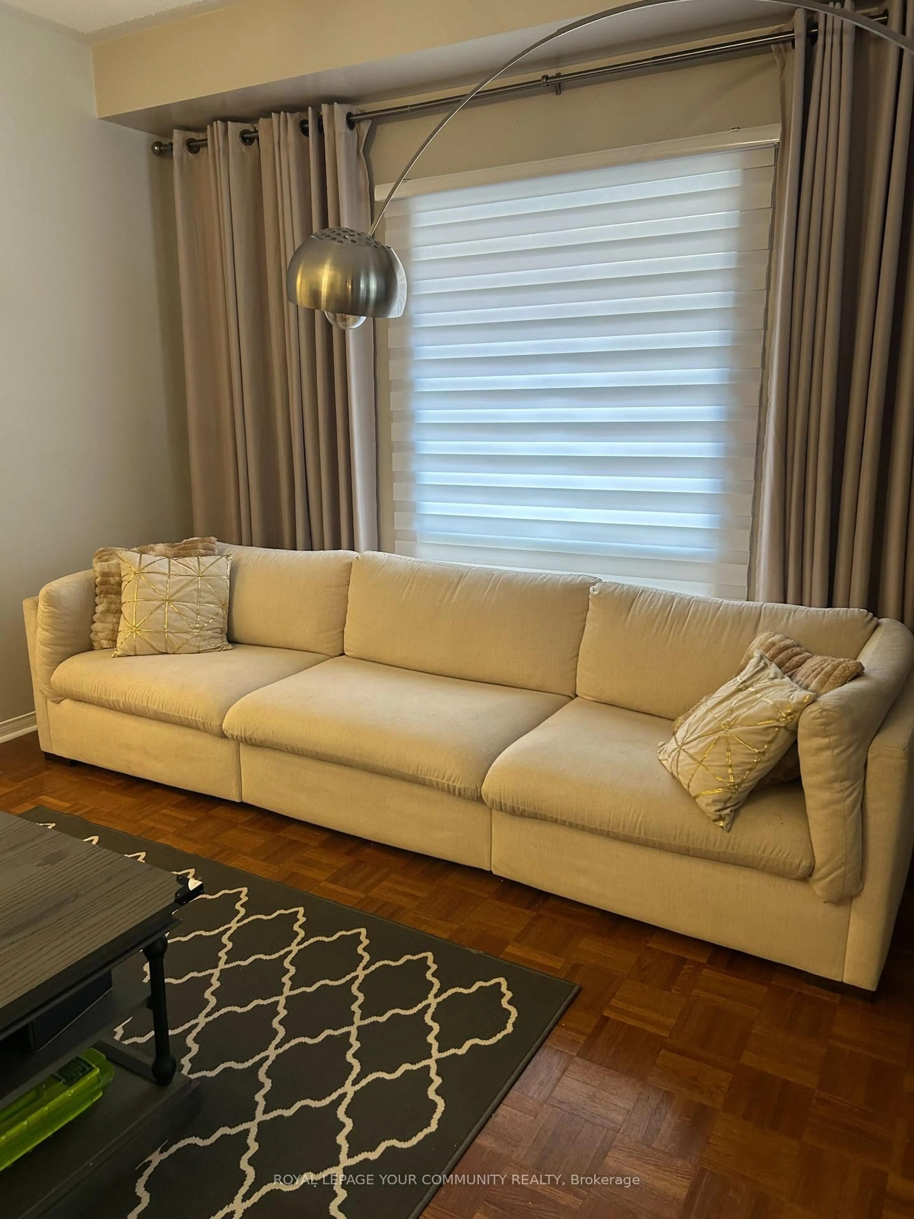 Living room with furniture, unknown for 137 Blue Willow Dr, Vaughan Ontario L4L 9E9