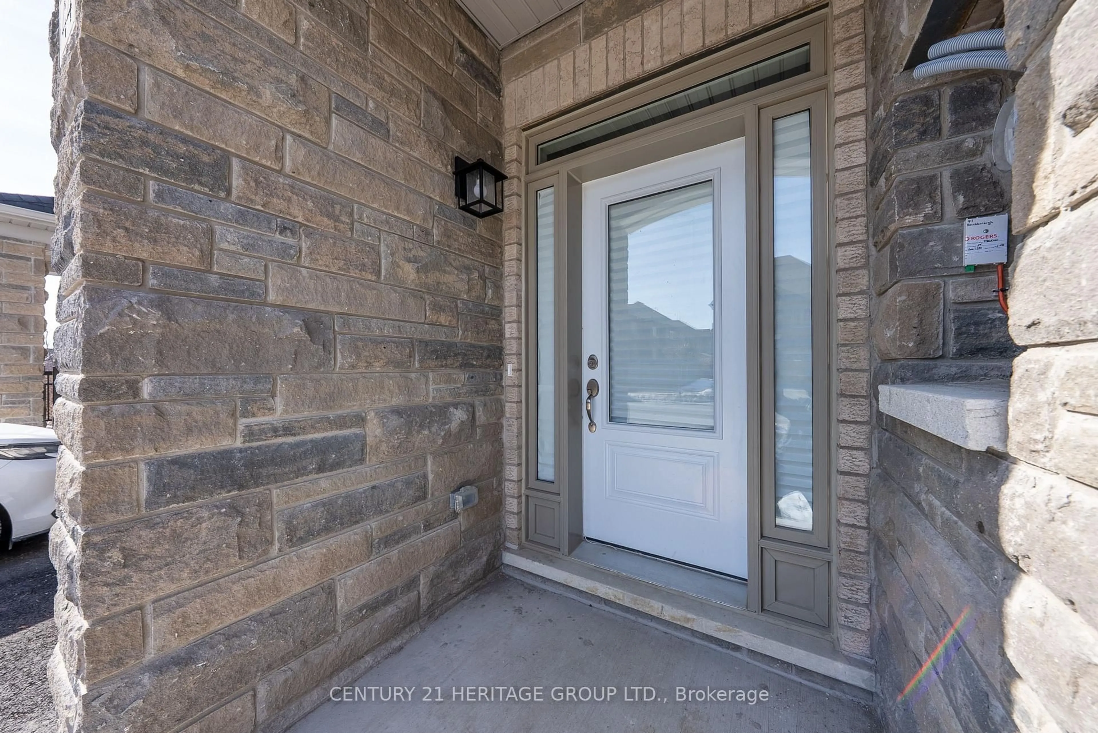 Indoor entryway for 44 Beechborough Cres, East Gwillimbury Ontario L9N 0L6