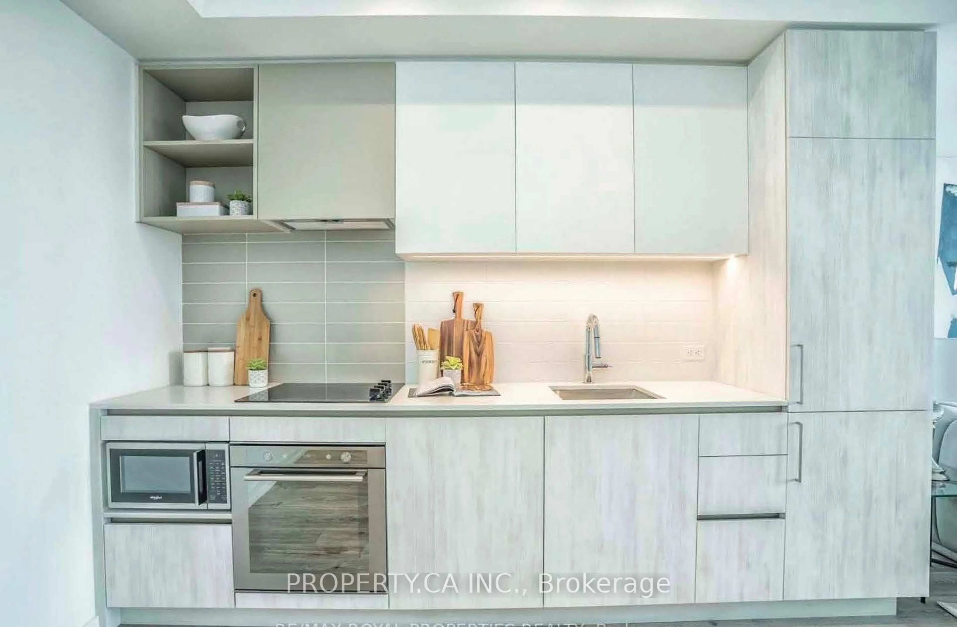 Standard kitchen, ceramic/tile floor for 7890 Jane St #1505, Vaughan Ontario L4K 0K9
