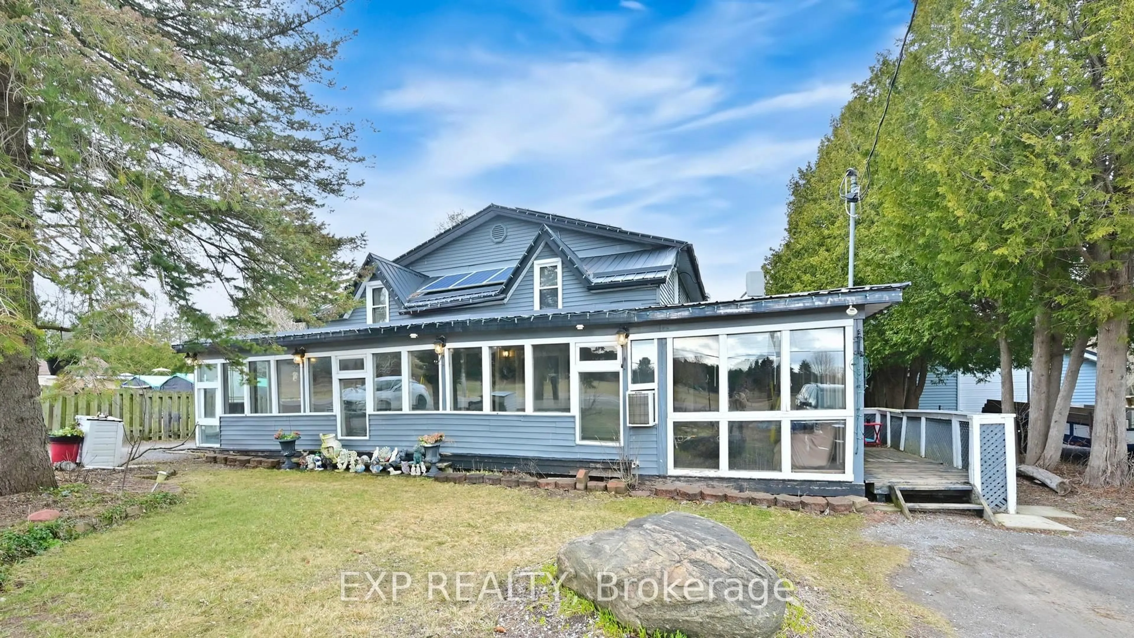 A pic from outside/outdoor area/front of a property/back of a property/a pic from drone, building for 246 Regional 8 Rd, Uxbridge Ontario L9P 1R1