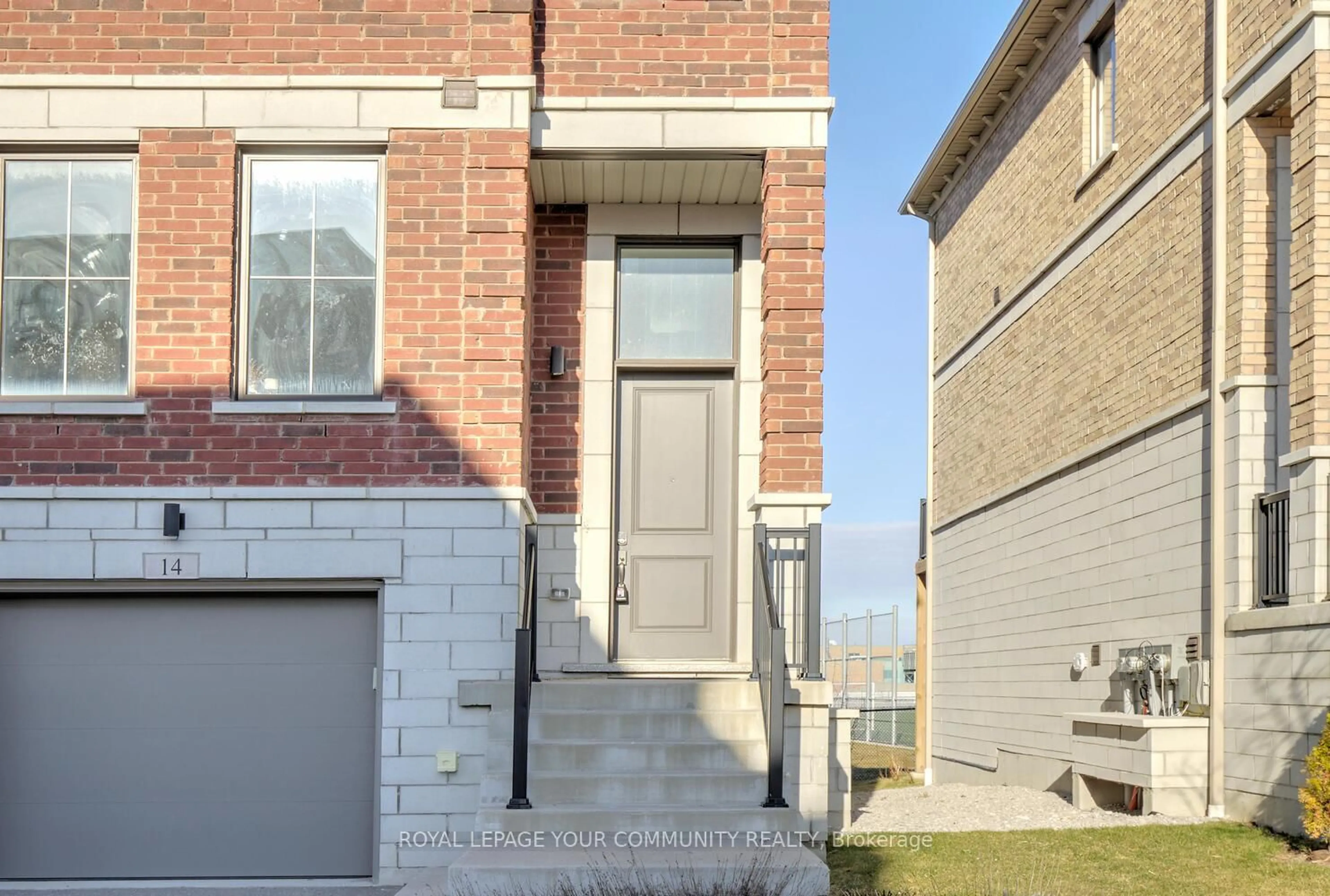 Home with brick exterior material, street for 14 Seacoasts Circ #30, Vaughan Ontario L6A 5B6