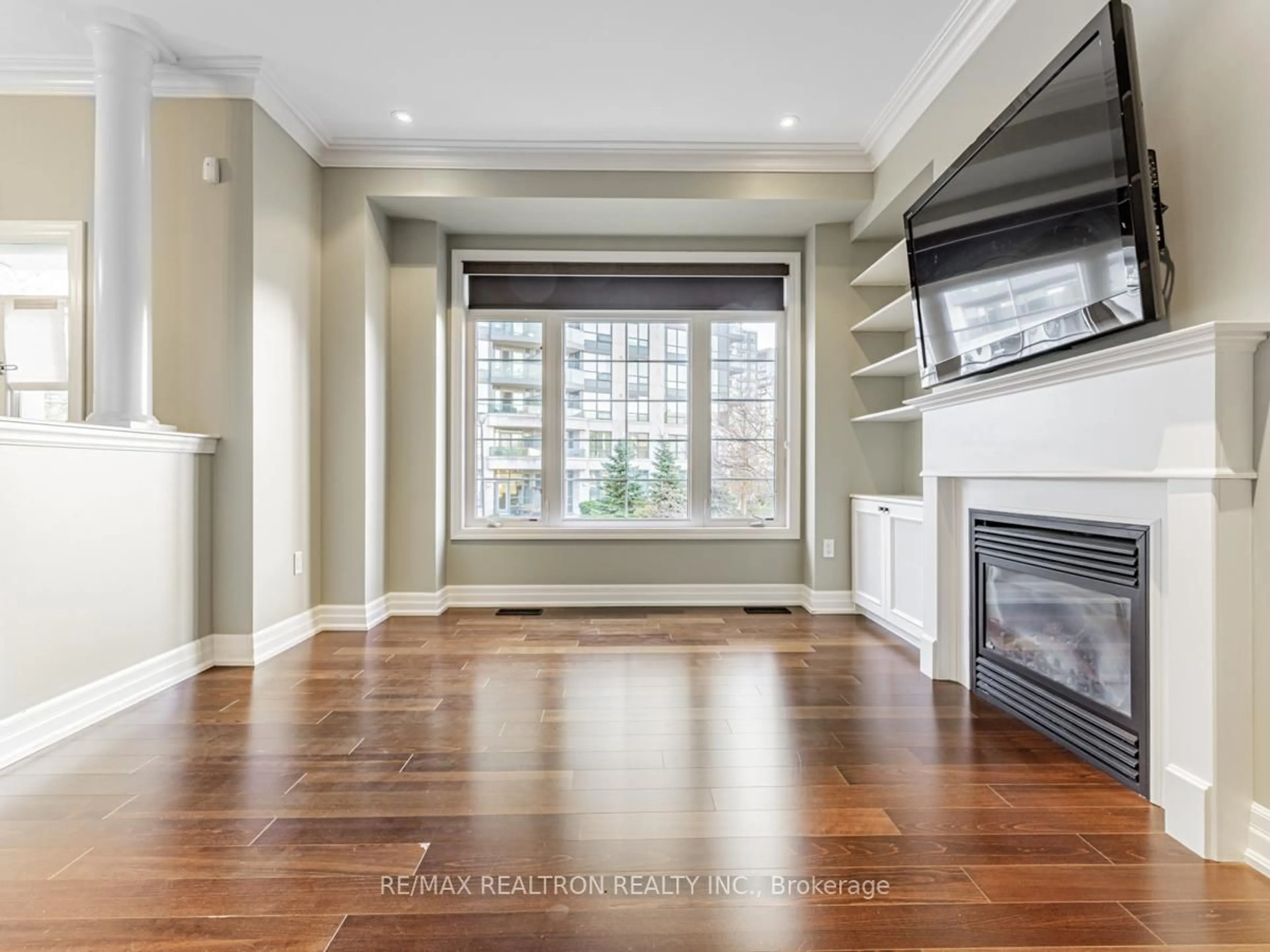 Living room with furniture, wood/laminate floor for 80 North Park Rd #4, Vaughan Ontario L4J 0G8