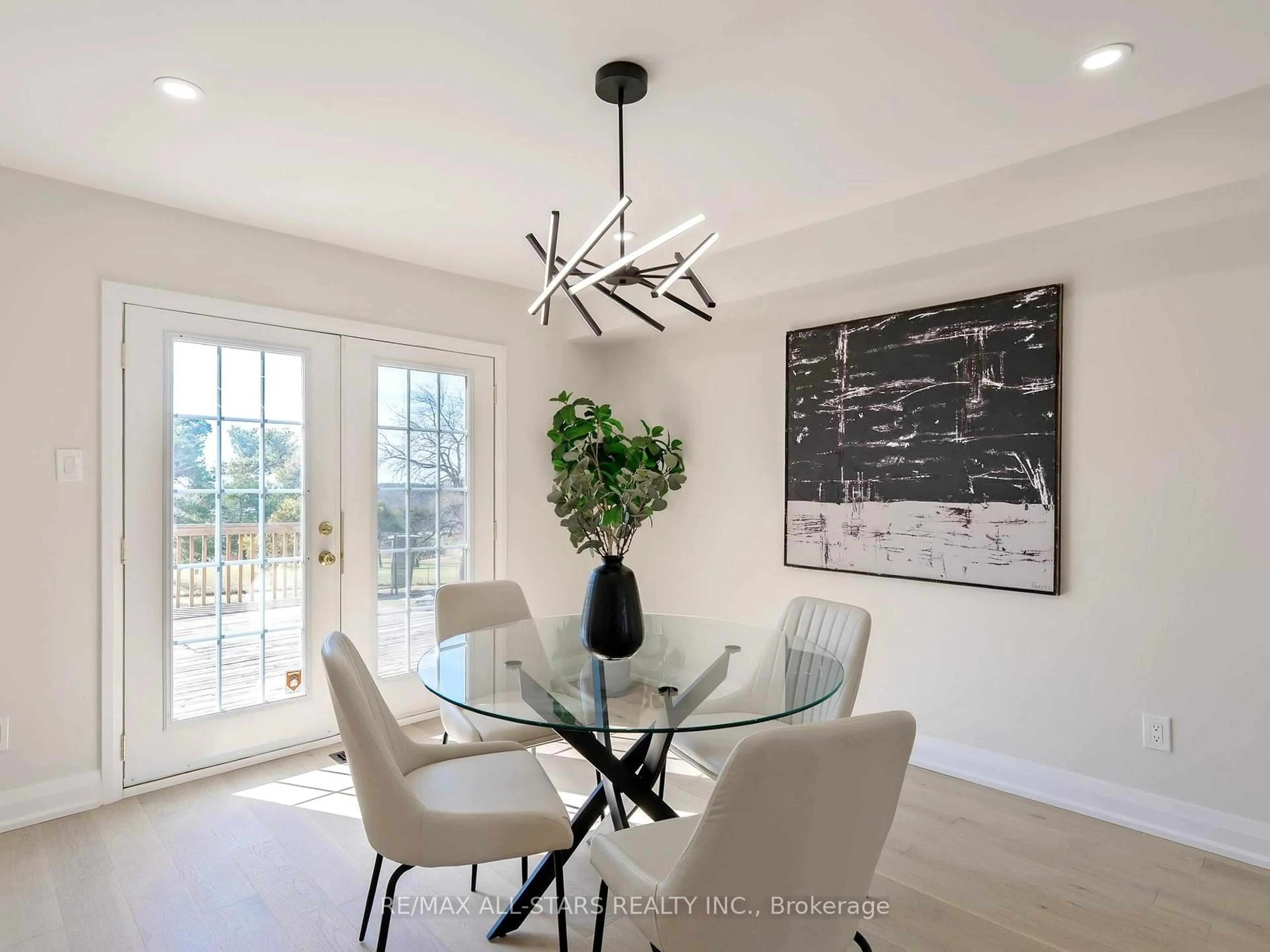 Dining room, unknown for 19 Sleepy Hollow Lane, Whitchurch-Stouffville Ontario L4A 3G7