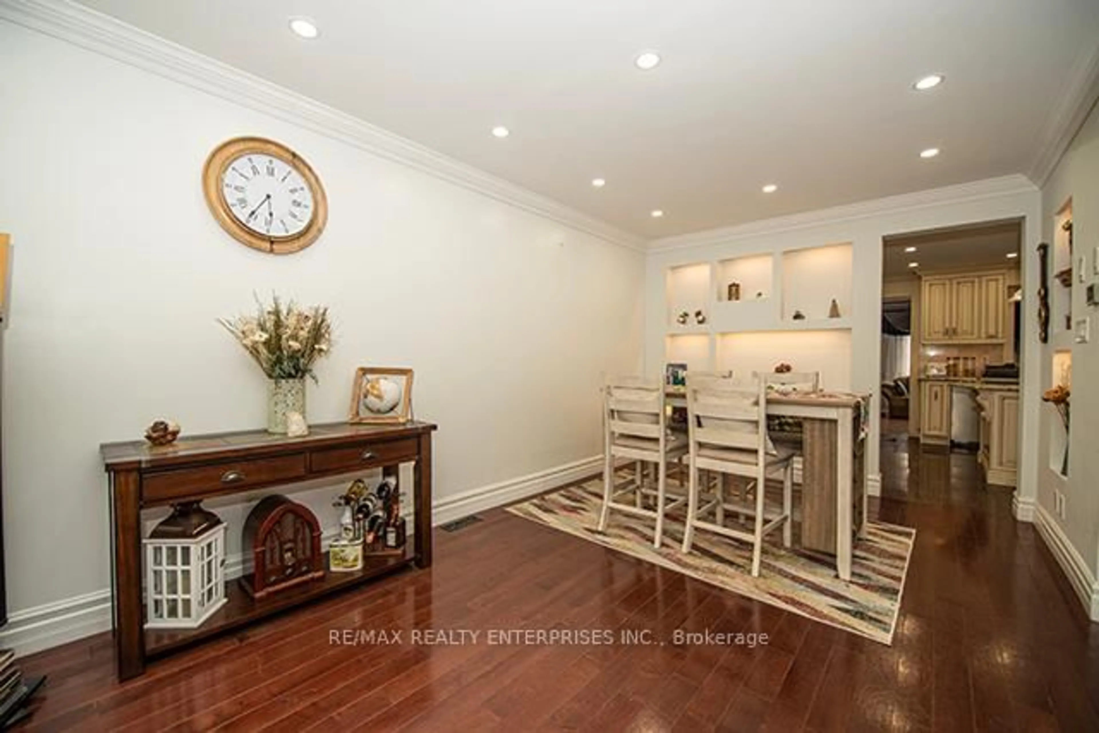 Unknown for 117 Sassafras Circ, Vaughan Ontario L4J 8M9
