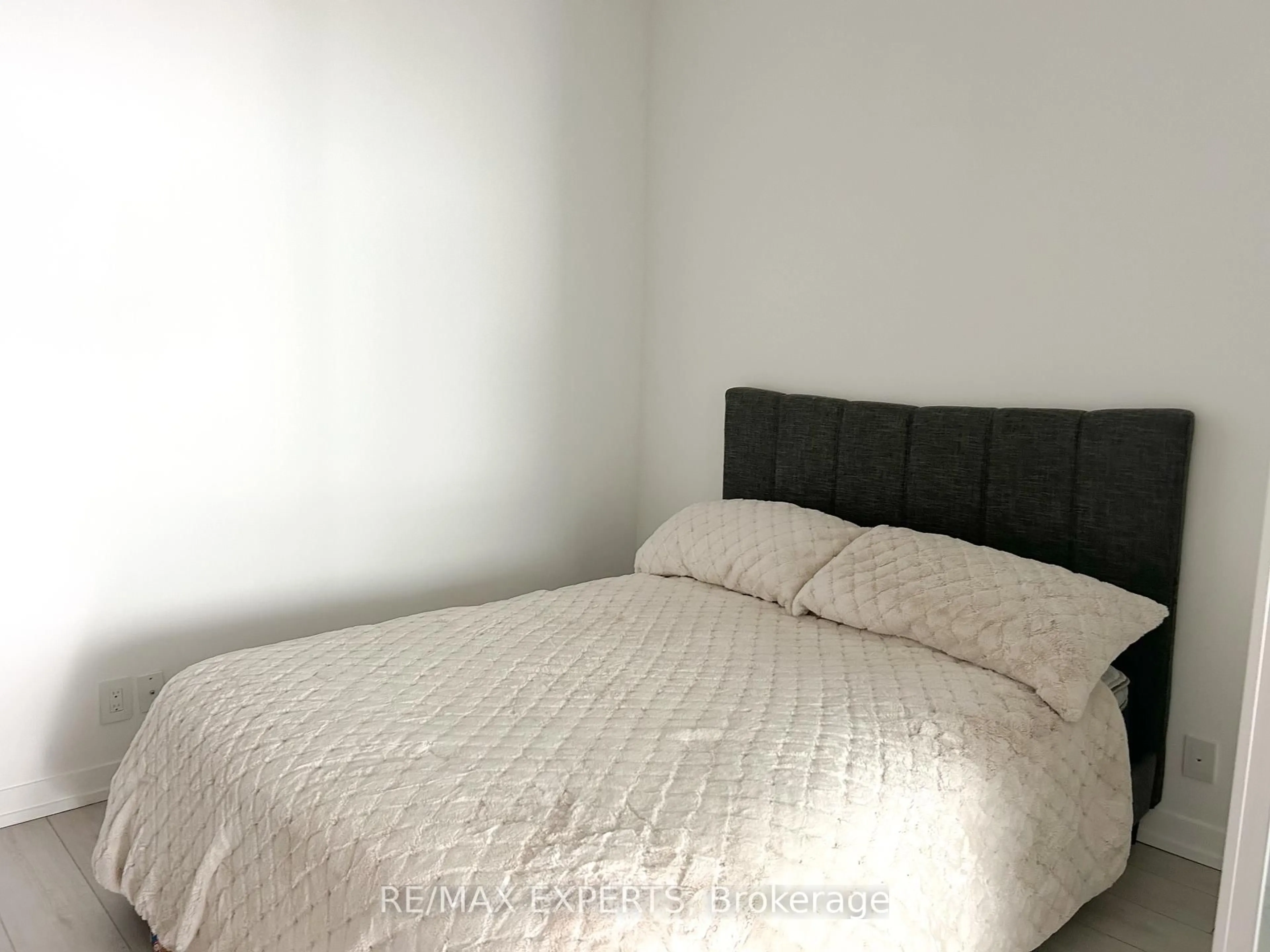 A pic of a room for 9 Buttermill Ave #TH05, Vaughan Ontario L4K 0M5